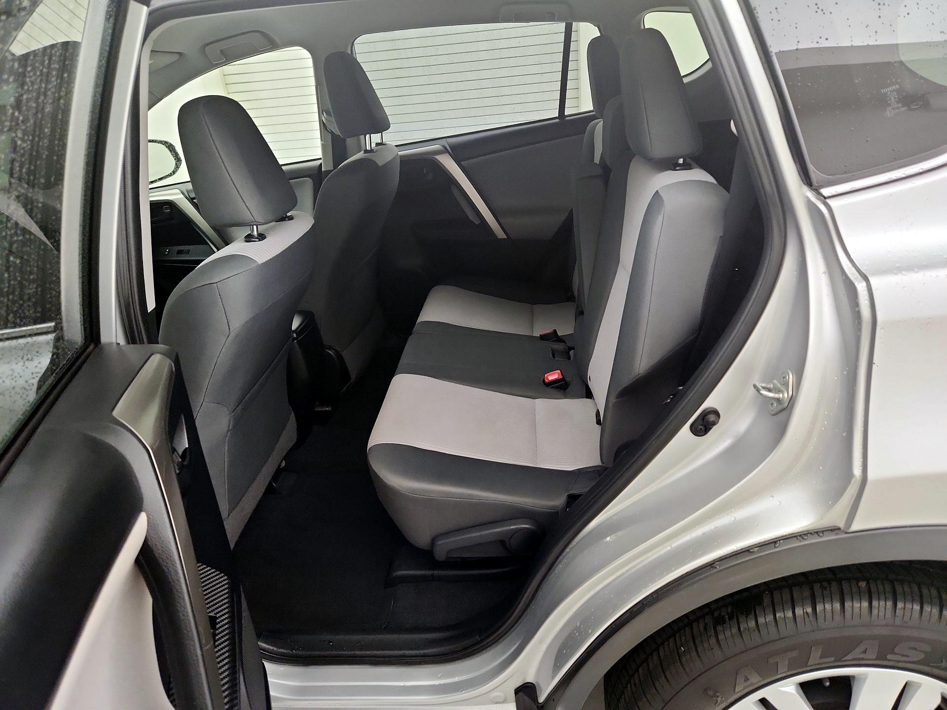 Thumbnail: 2015 Toyota RAV4 - 19