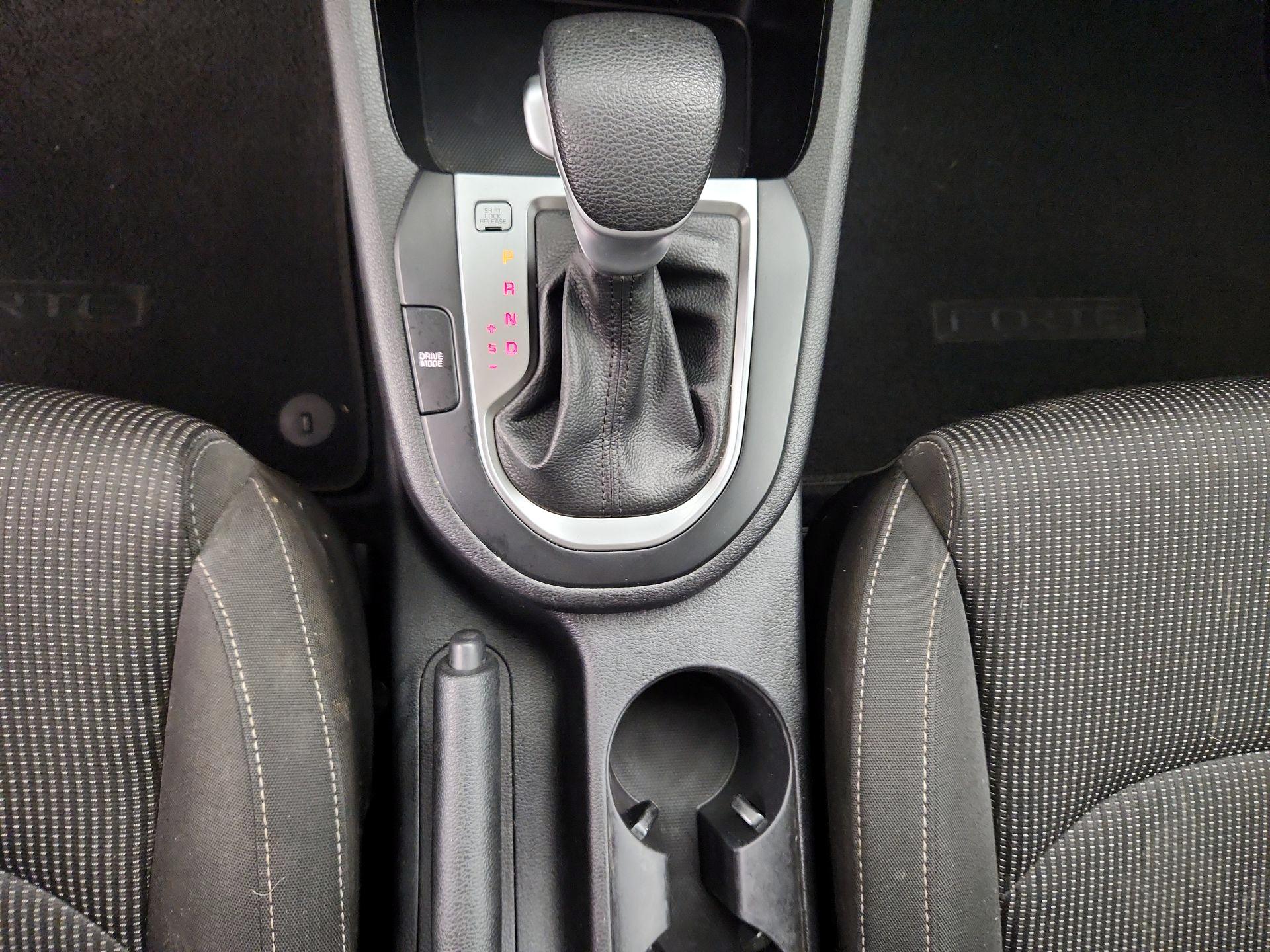 Thumbnail: 2021 Kia Forte - 17