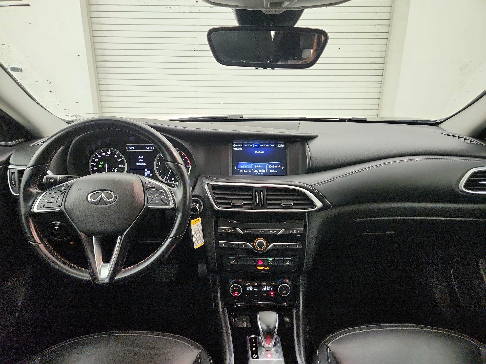 Thumbnail: 2017 INFINITI QX30 - 9