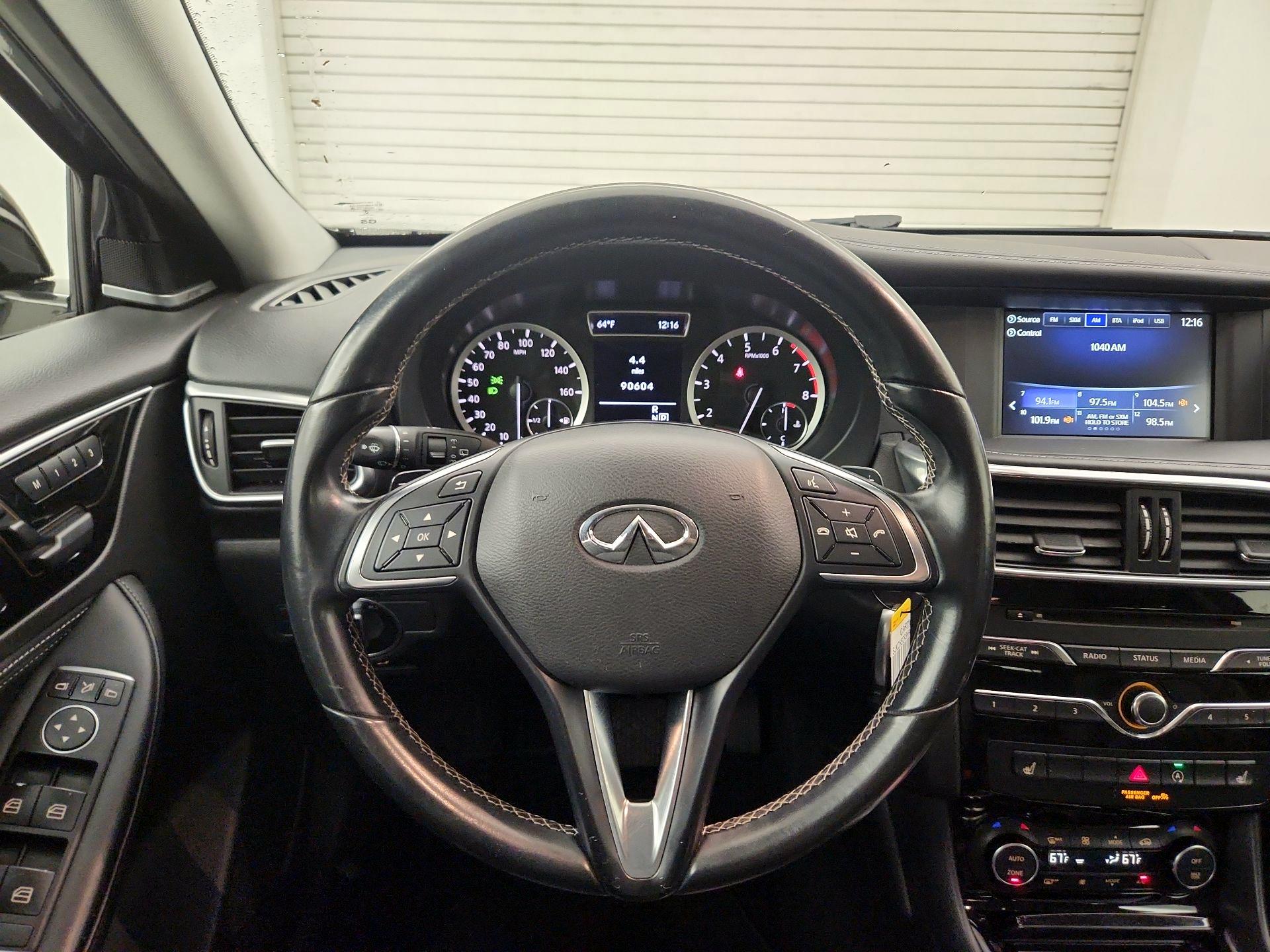 Thumbnail: 2017 INFINITI QX30 - 10