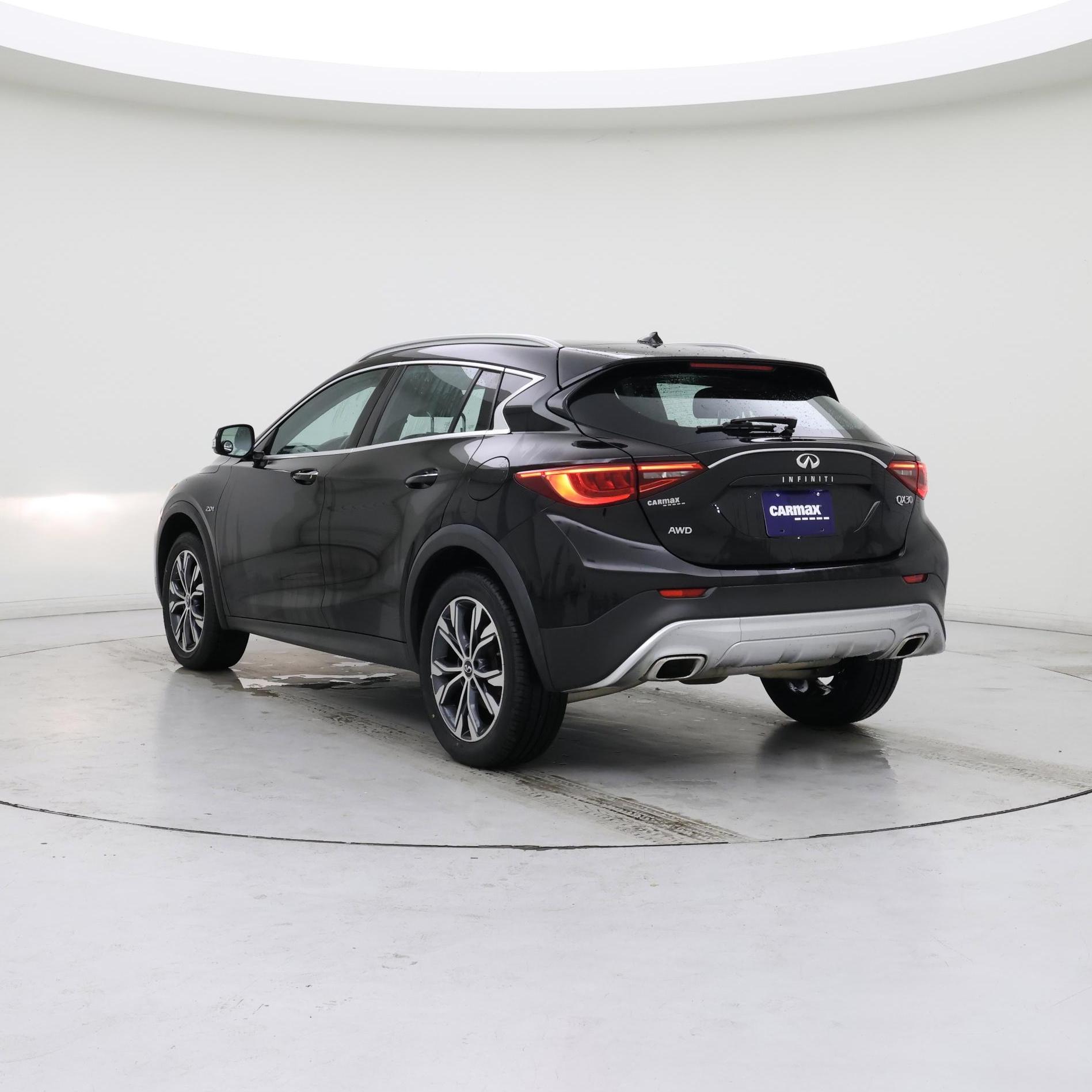 Thumbnail: 2017 INFINITI QX30 - 2