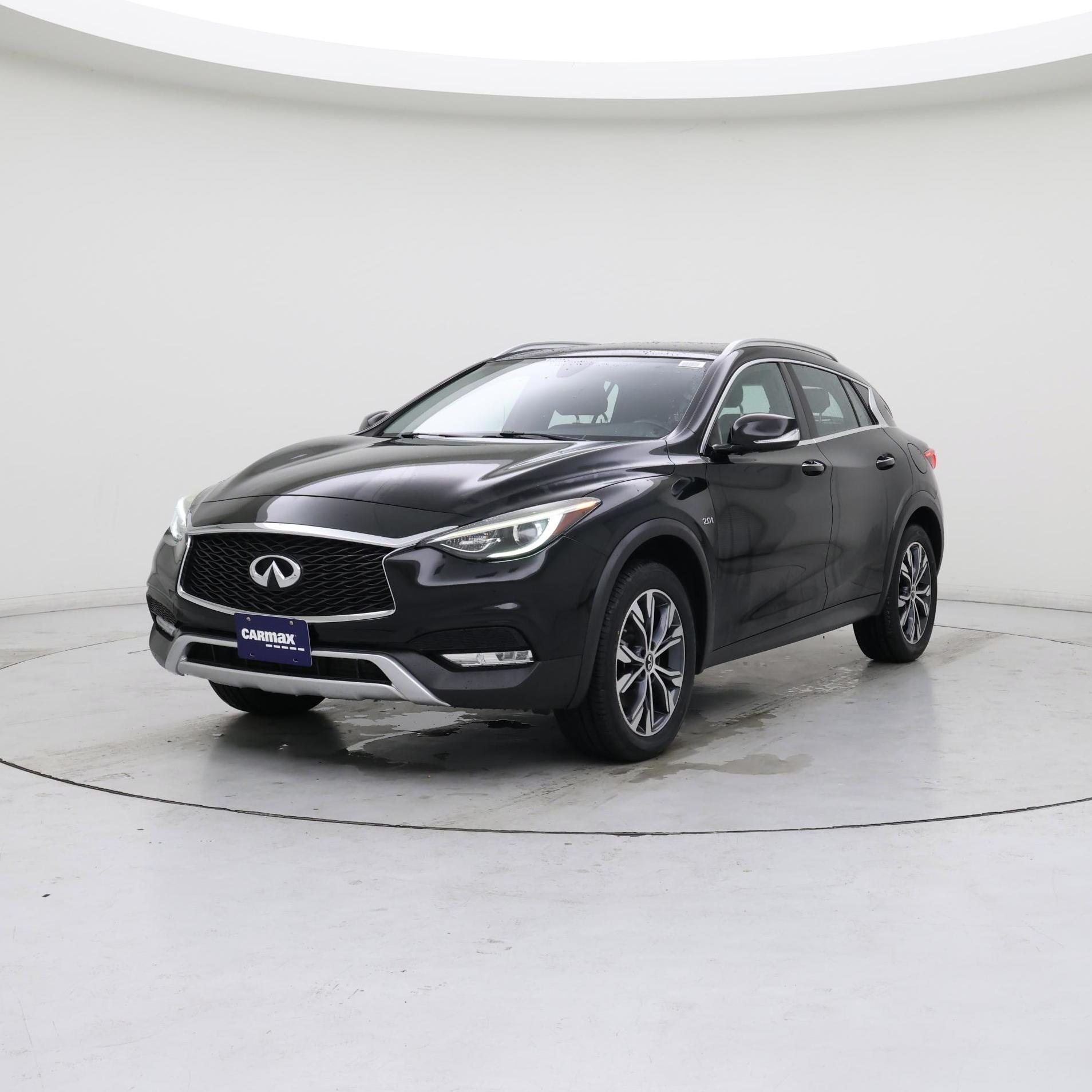 Thumbnail: 2017 INFINITI QX30 - 4
