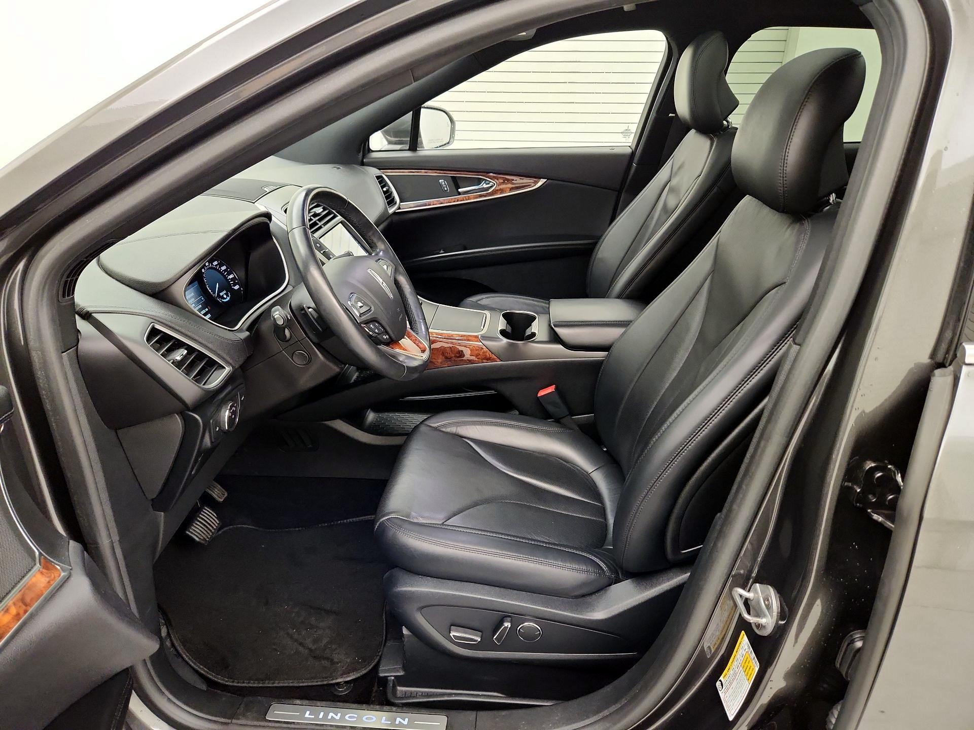 Thumbnail: 2017 Lincoln MKX - 11