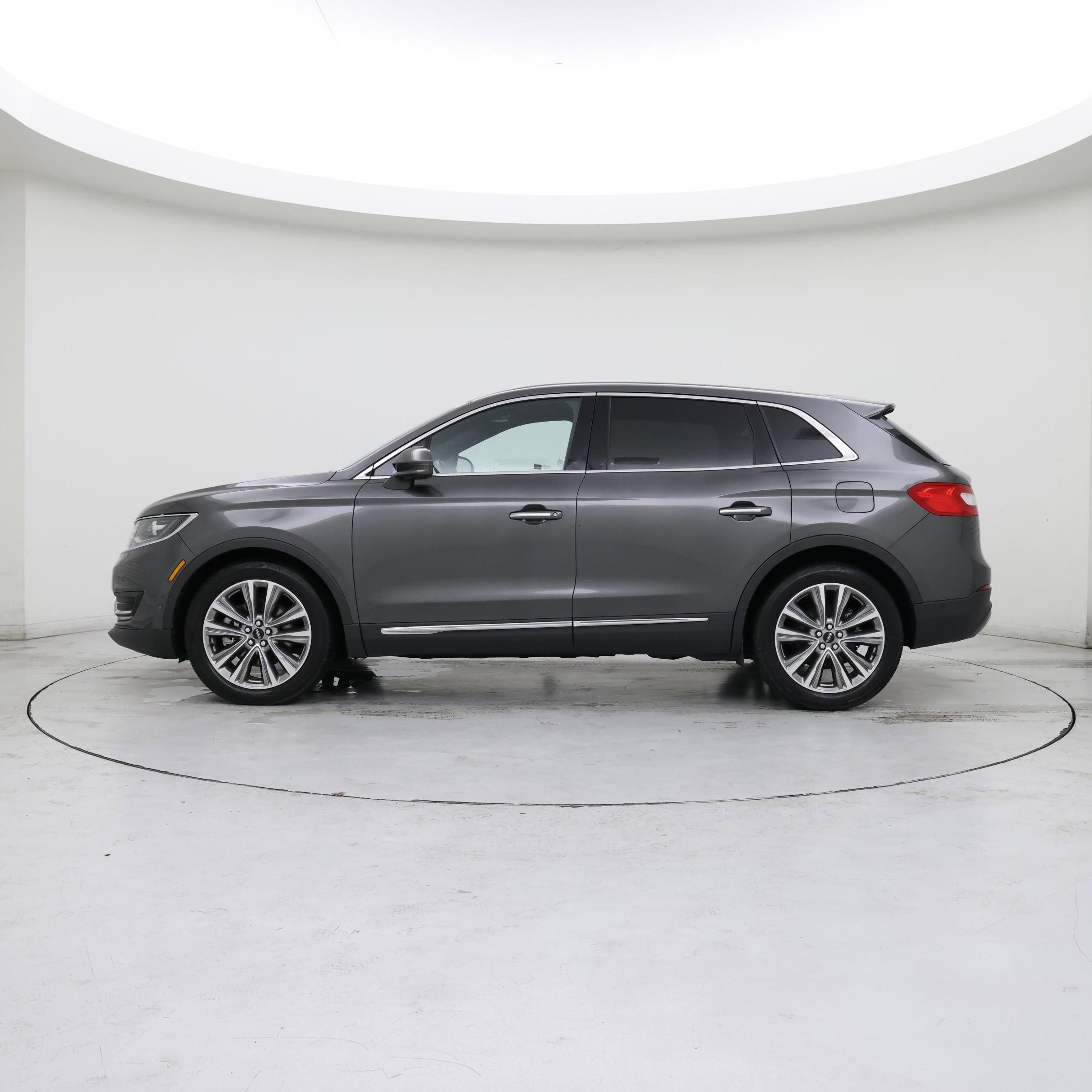 Thumbnail: 2017 Lincoln MKX - 3