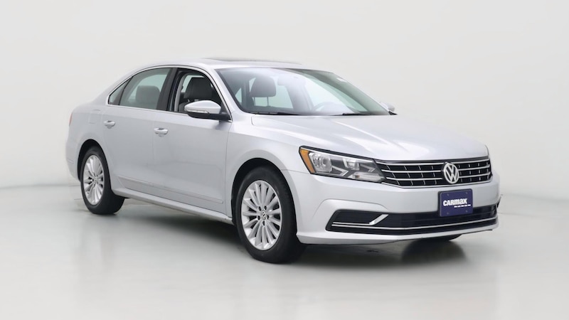 2016 Volkswagen Passat SE Hero Image