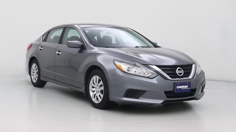 2016 Nissan Altima S Hero Image