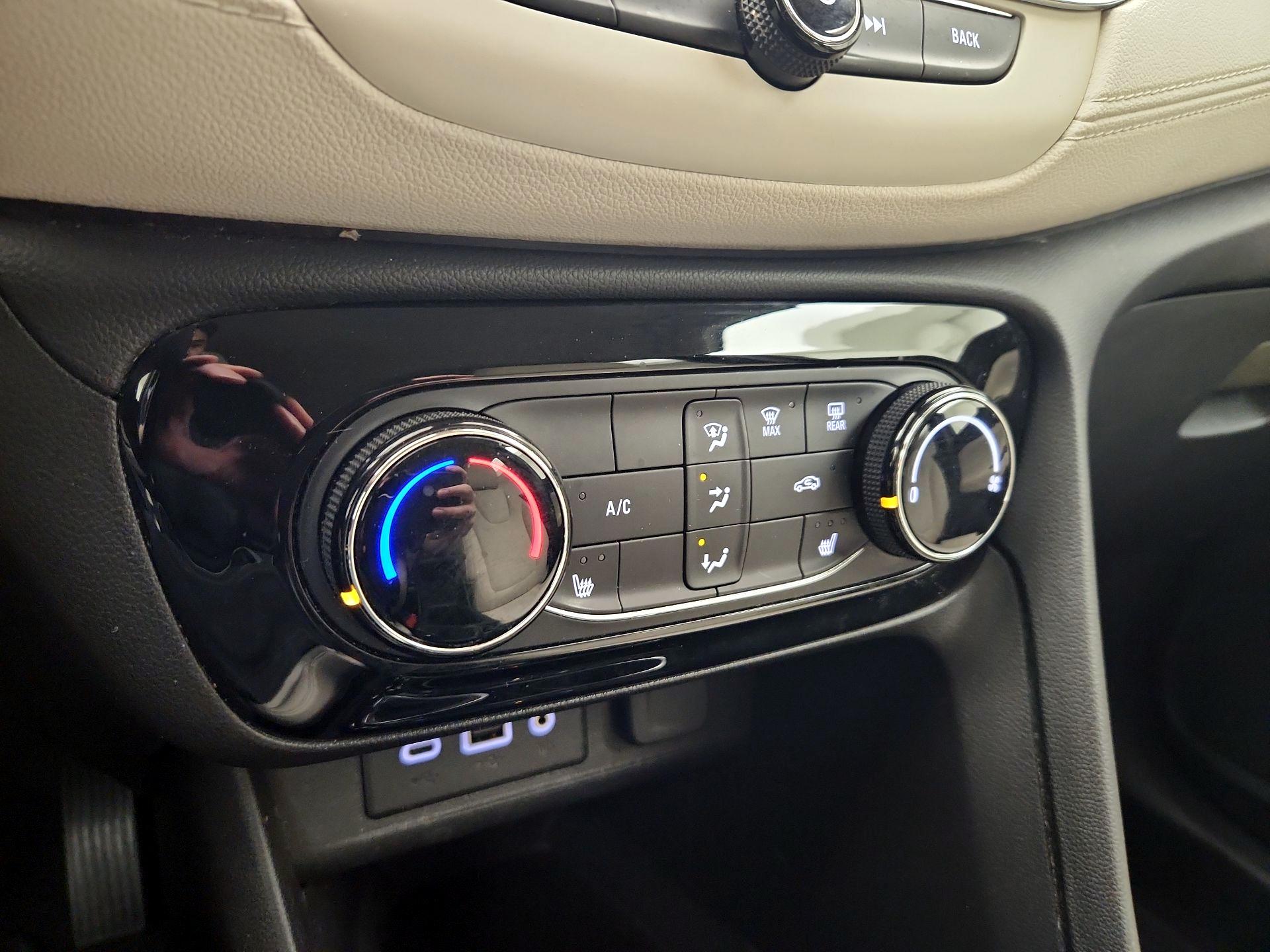 Thumbnail: 2020 Buick Encore GX - 16