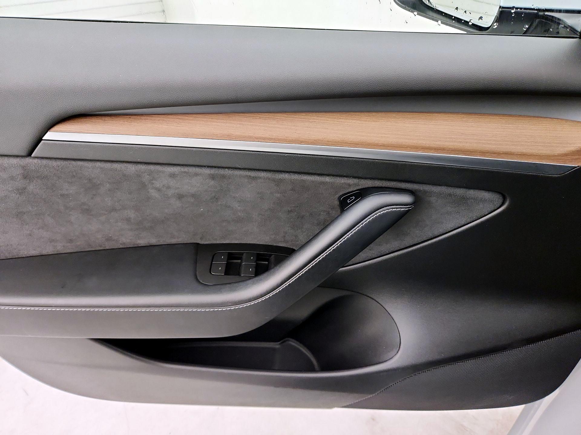 Thumbnail: 2021 Tesla Model 3 - 12