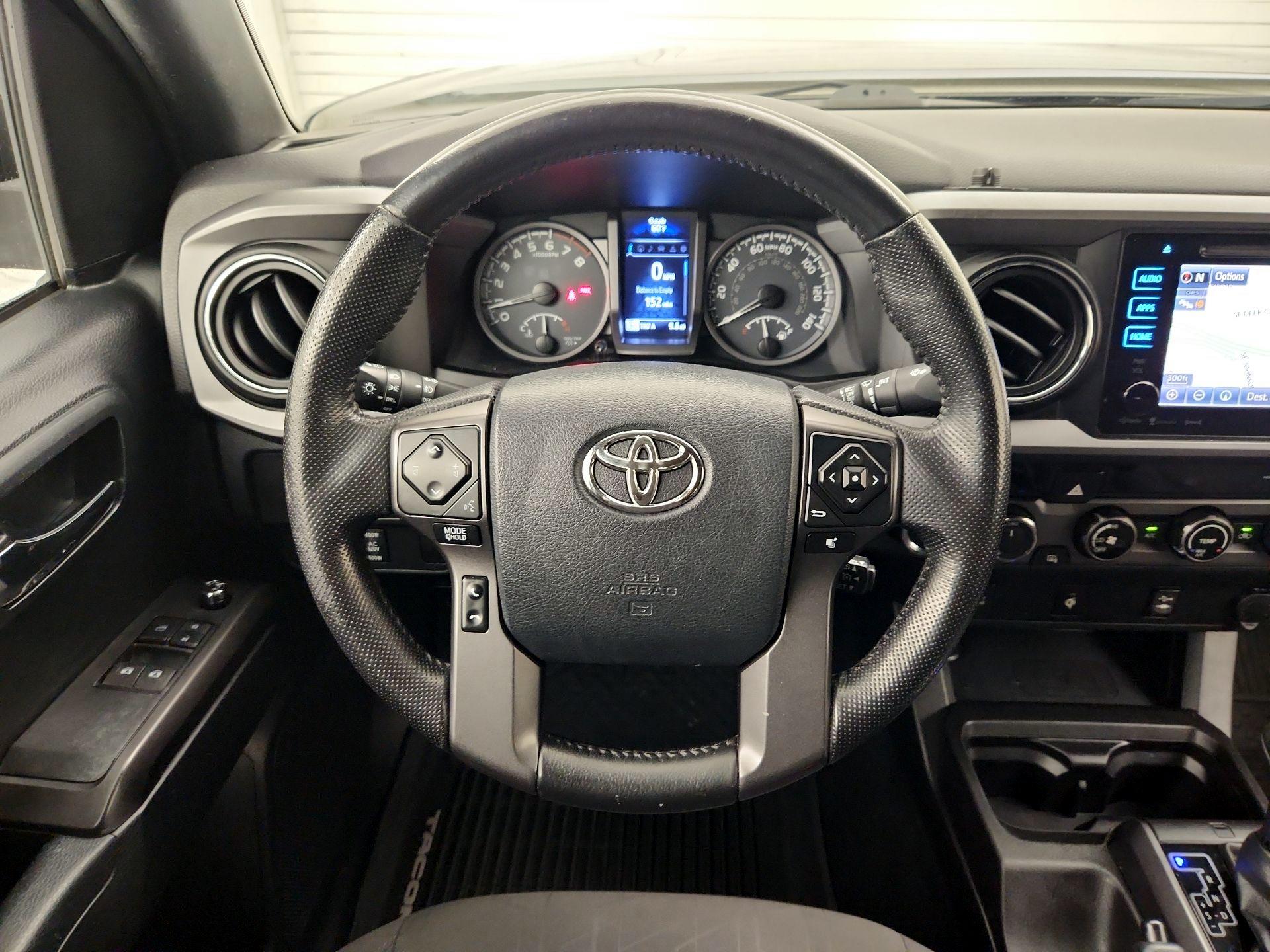 Thumbnail: 2016 Toyota Tacoma - 10