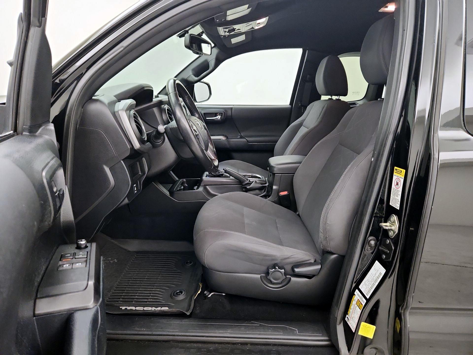 Thumbnail: 2016 Toyota Tacoma - 11