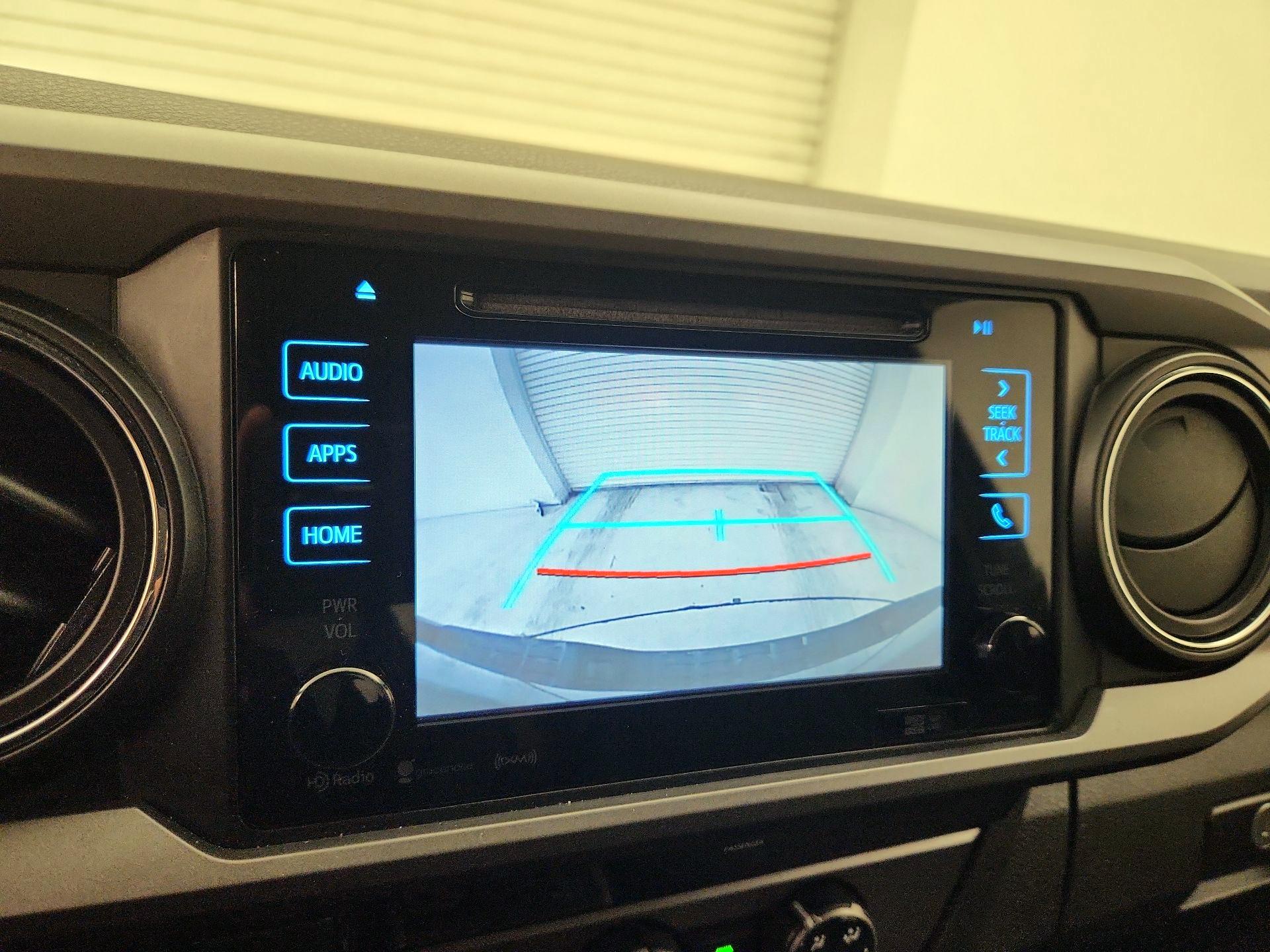 Thumbnail: 2016 Toyota Tacoma - 15