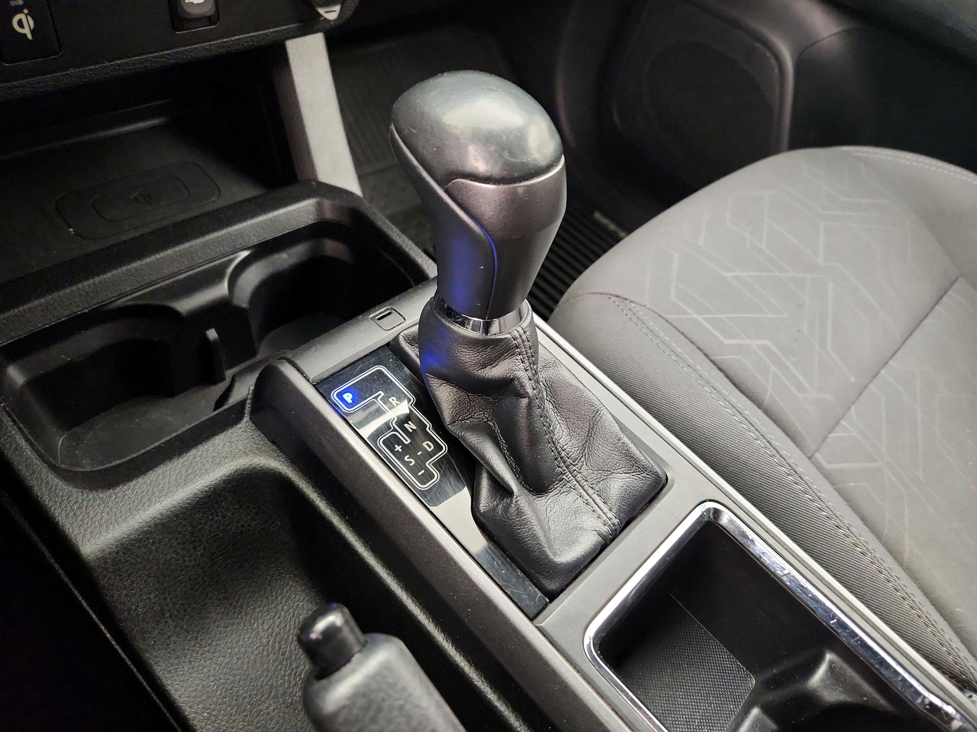 Thumbnail: 2016 Toyota Tacoma - 18