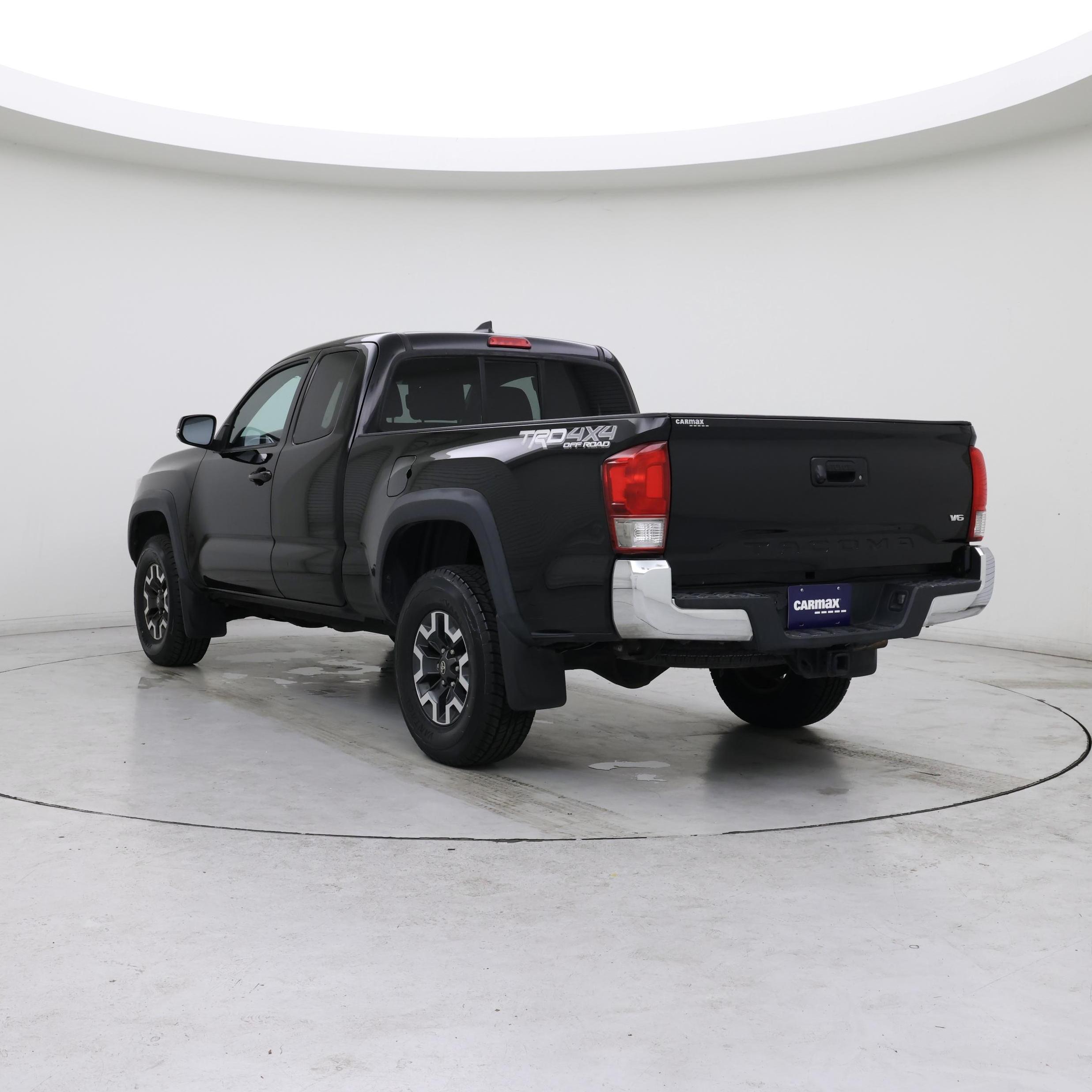 Thumbnail: 2016 Toyota Tacoma - 2