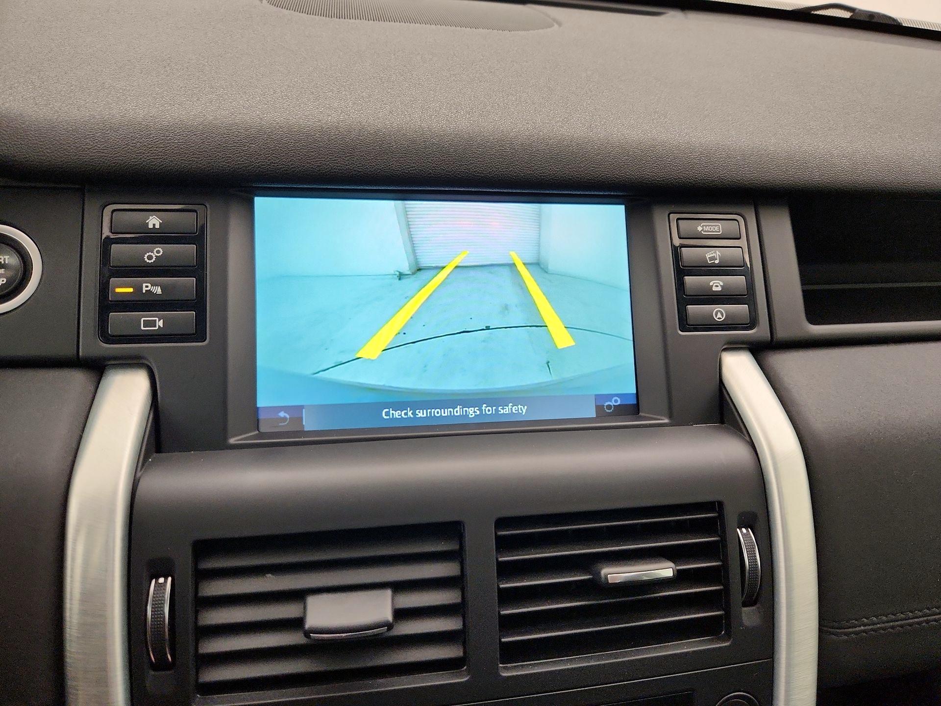 Thumbnail: 2019 Land Rover Discovery Sport - 14