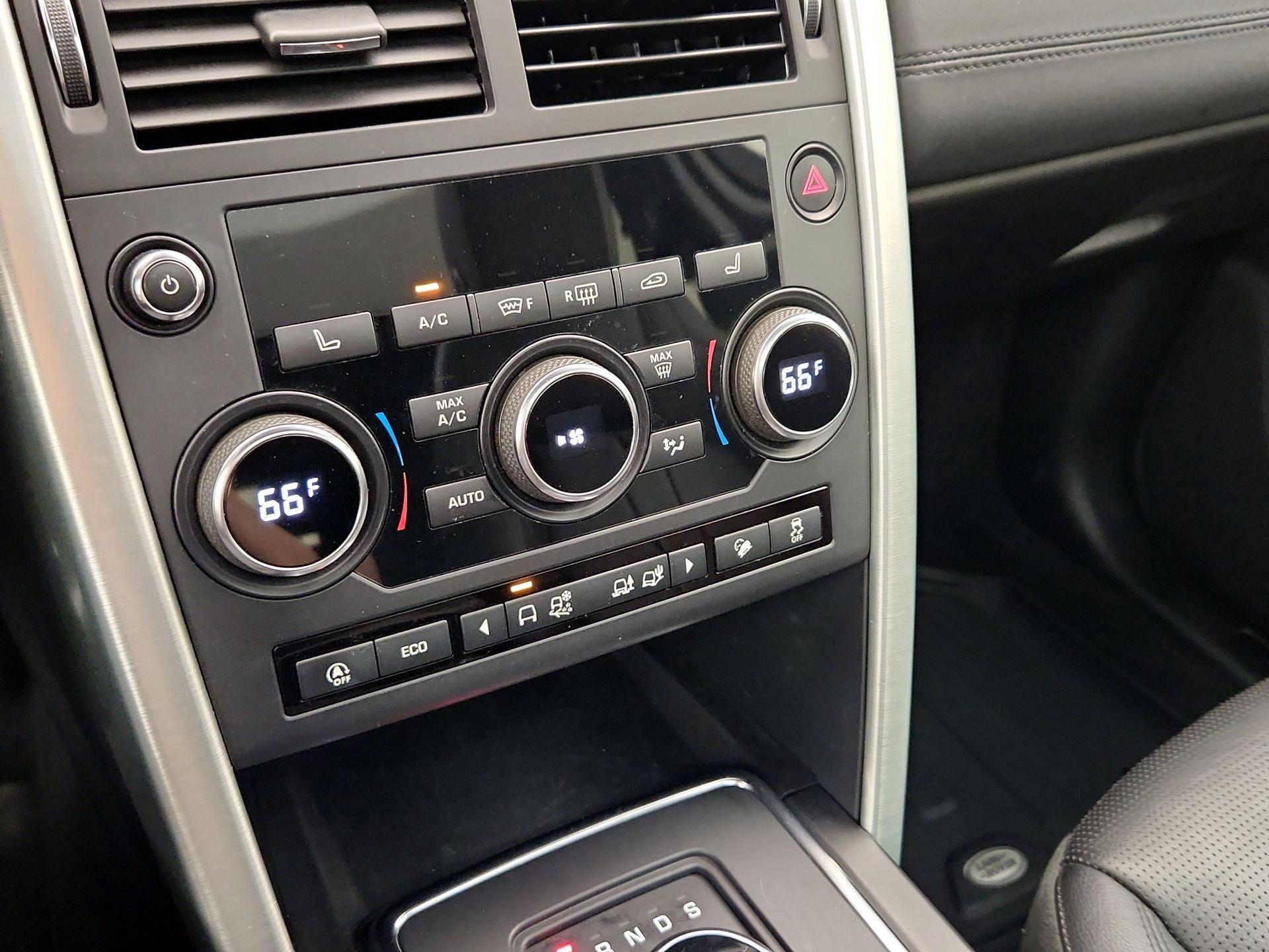 Thumbnail: 2019 Land Rover Discovery Sport - 16