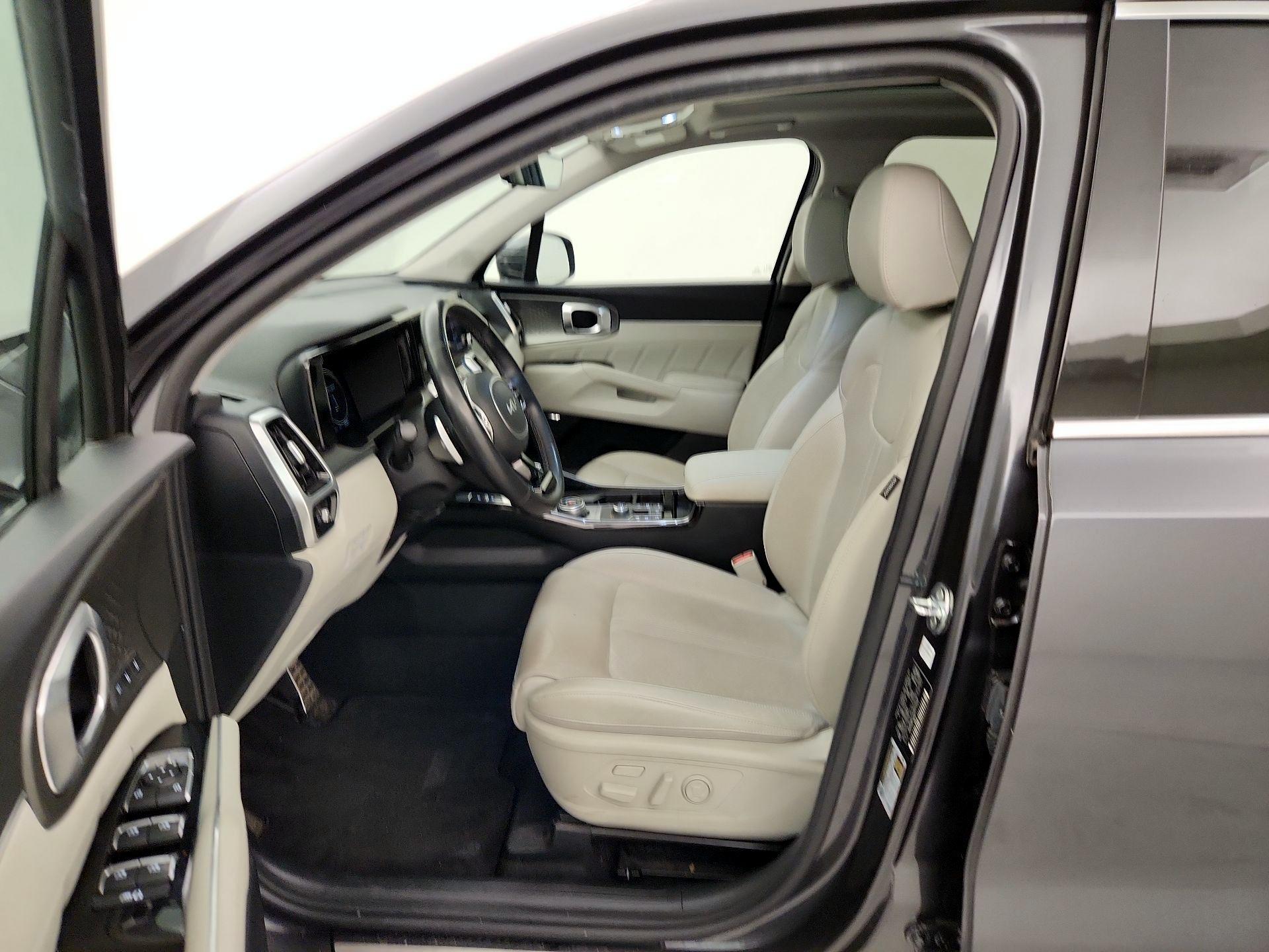 Thumbnail: 2022 Kia Sorento - 11