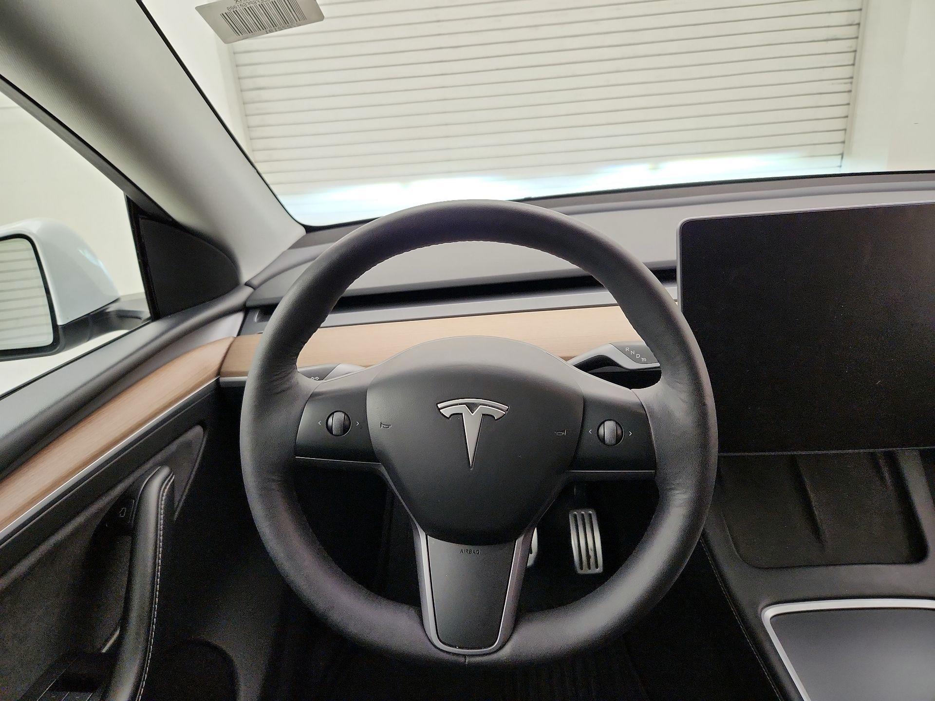 Thumbnail: 2023 Tesla Model Y - 10
