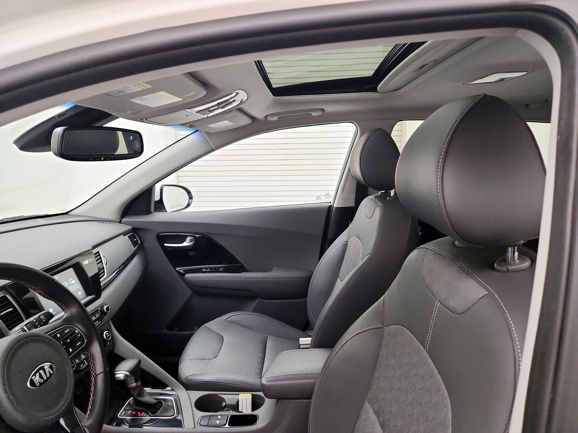 Thumbnail: 2017 Kia Niro - 19