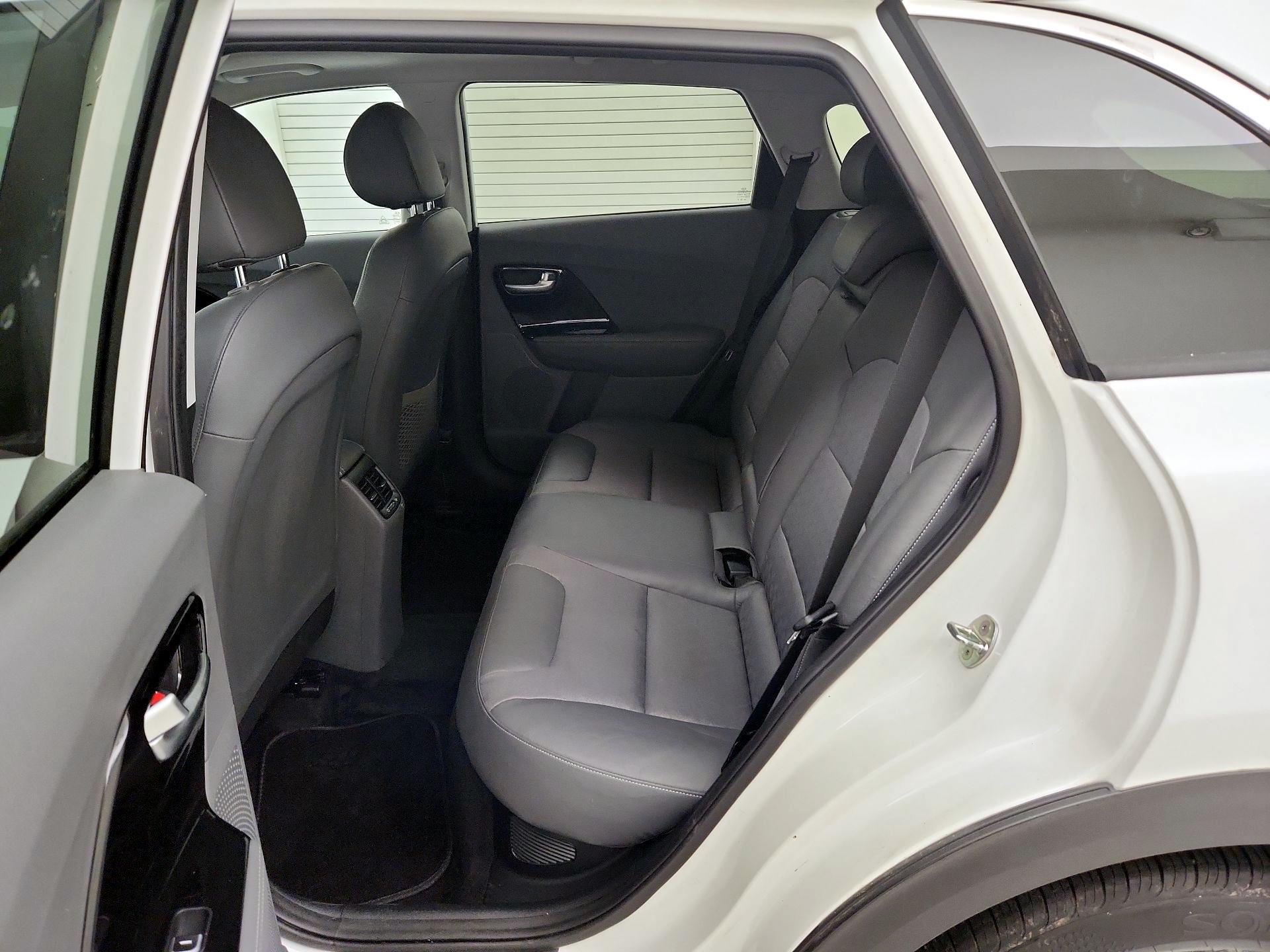 Thumbnail: 2017 Kia Niro - 20