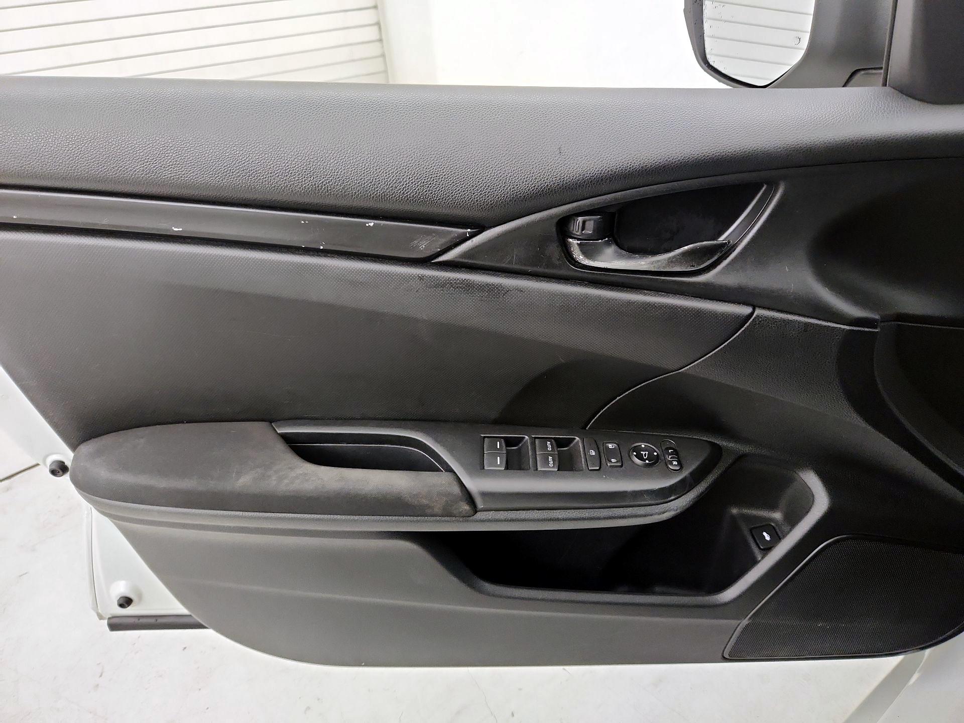 Thumbnail: 2019 Honda Civic - 12