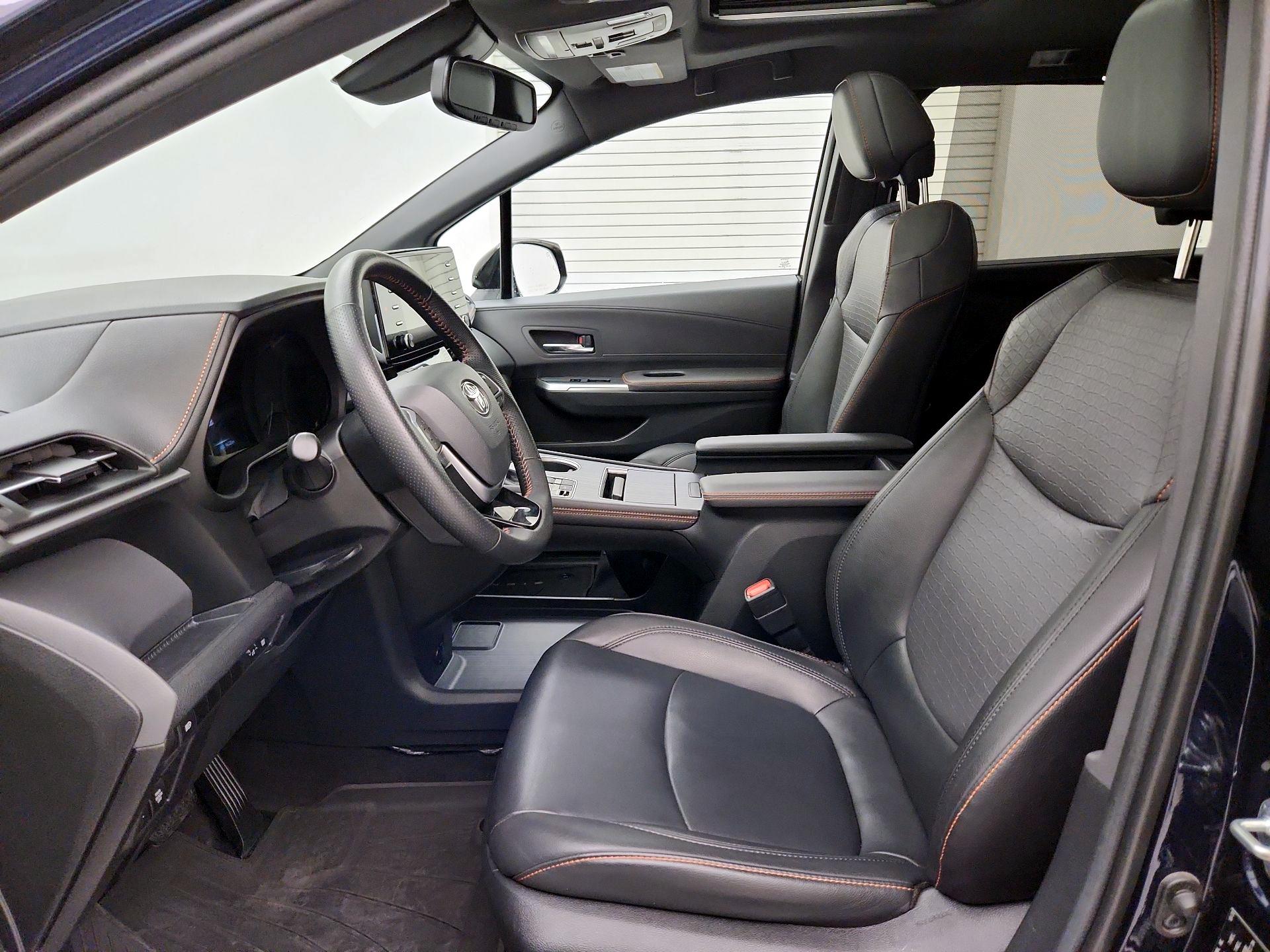 Thumbnail: 2021 Toyota Sienna - 11