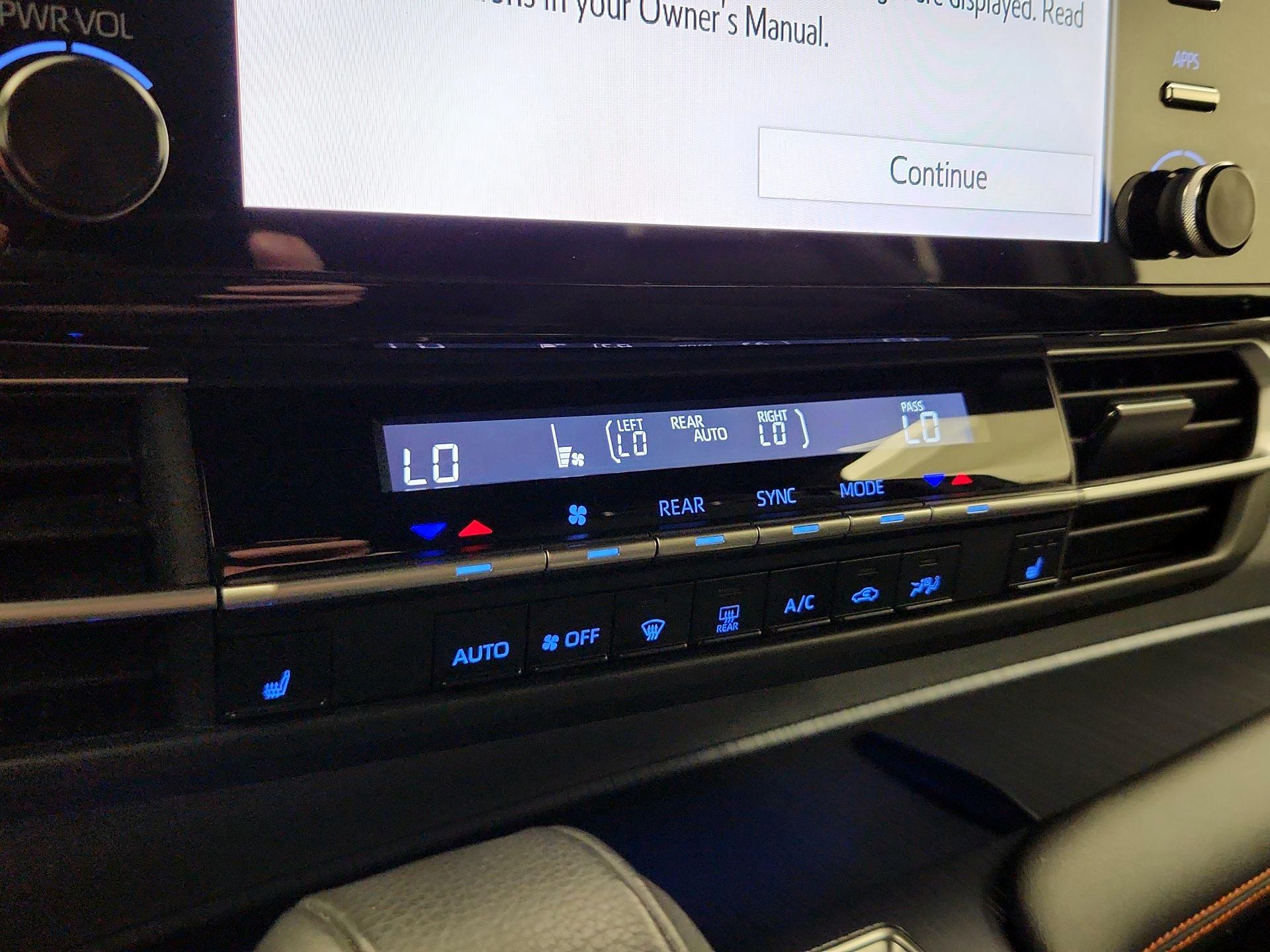 Thumbnail: 2021 Toyota Sienna - 17