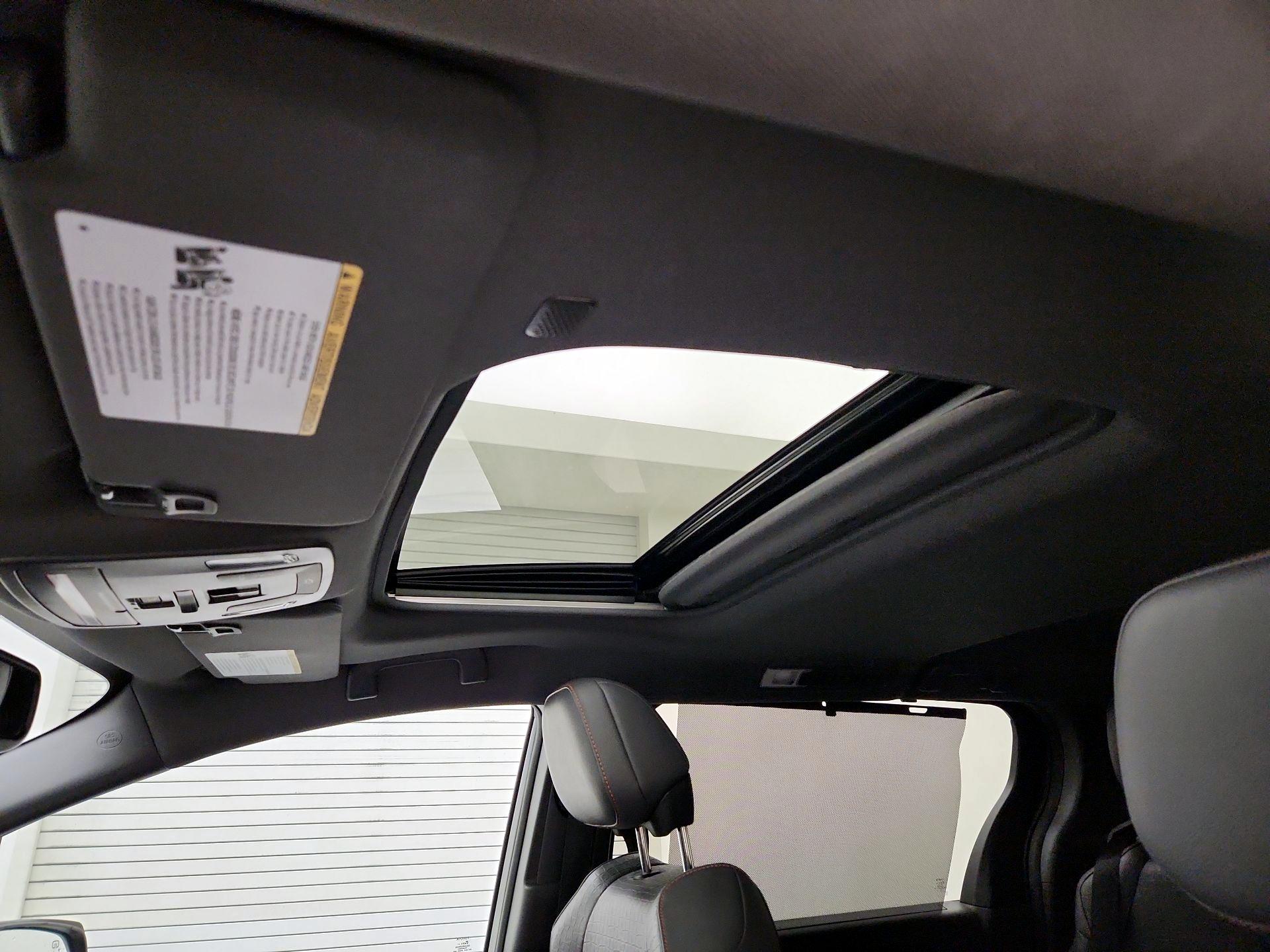 Thumbnail: 2021 Toyota Sienna - 20
