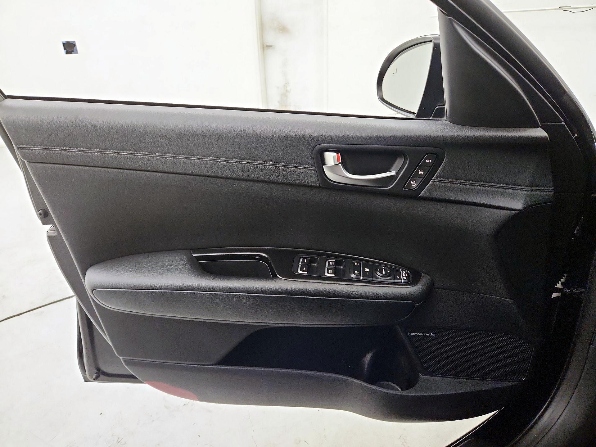 Thumbnail: 2016 Kia Optima - 12