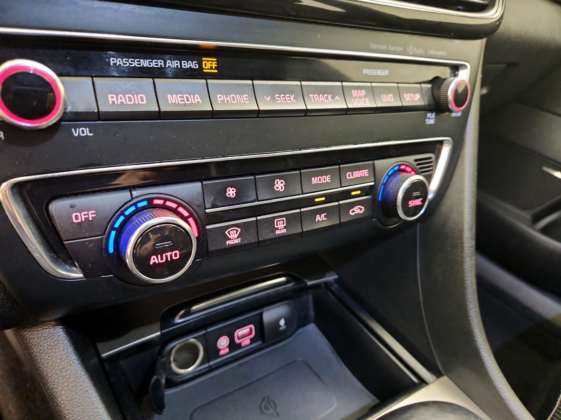 Thumbnail: 2016 Kia Optima - 17