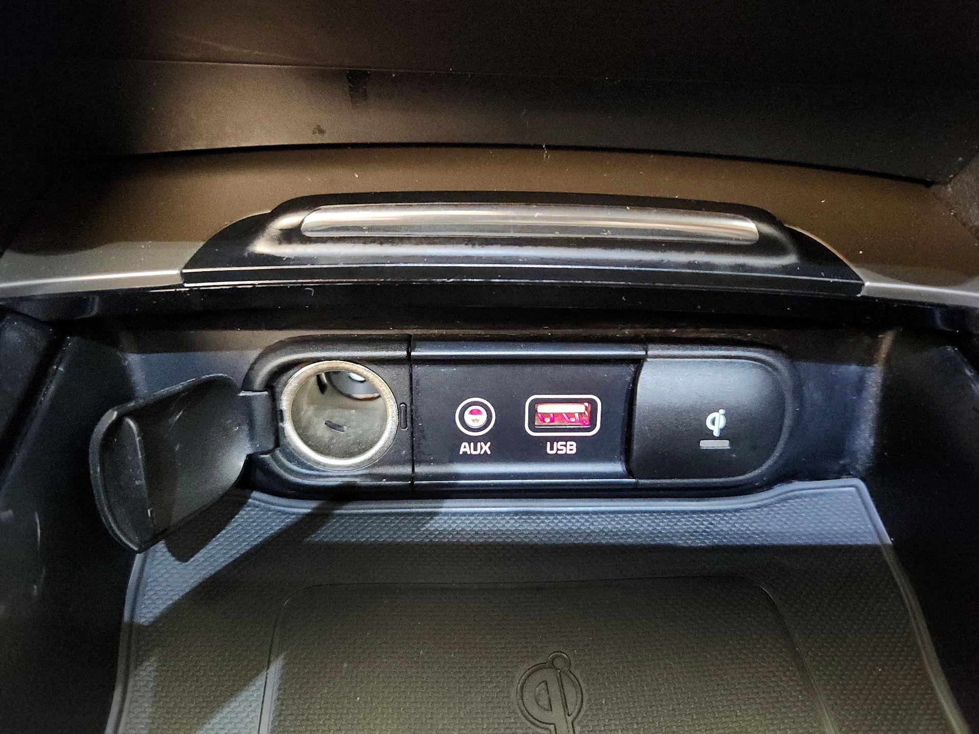 Thumbnail: 2016 Kia Optima - 19