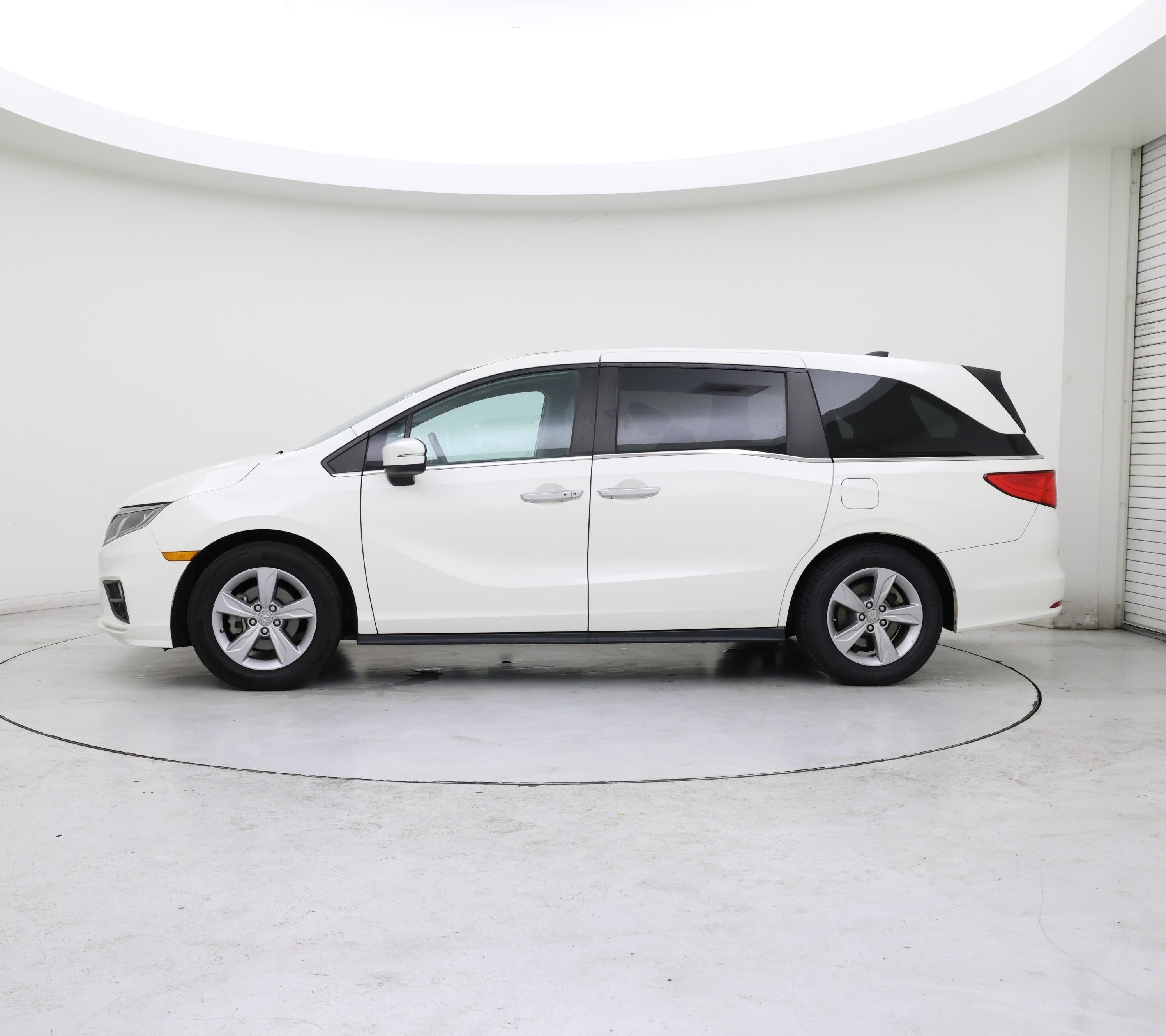 Thumbnail: 2019 Honda Odyssey - 3