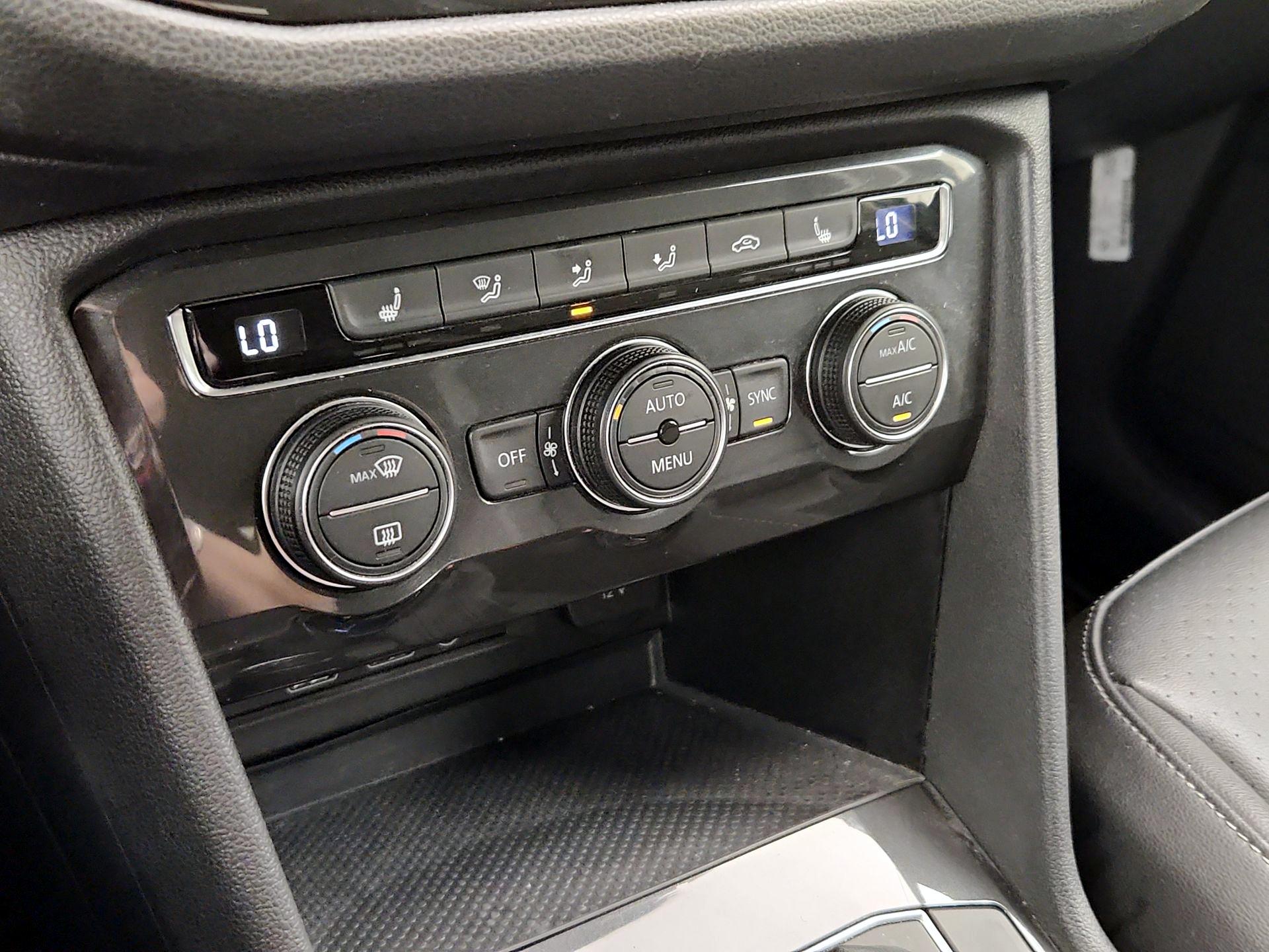 Thumbnail: 2019 Volkswagen Tiguan - 16