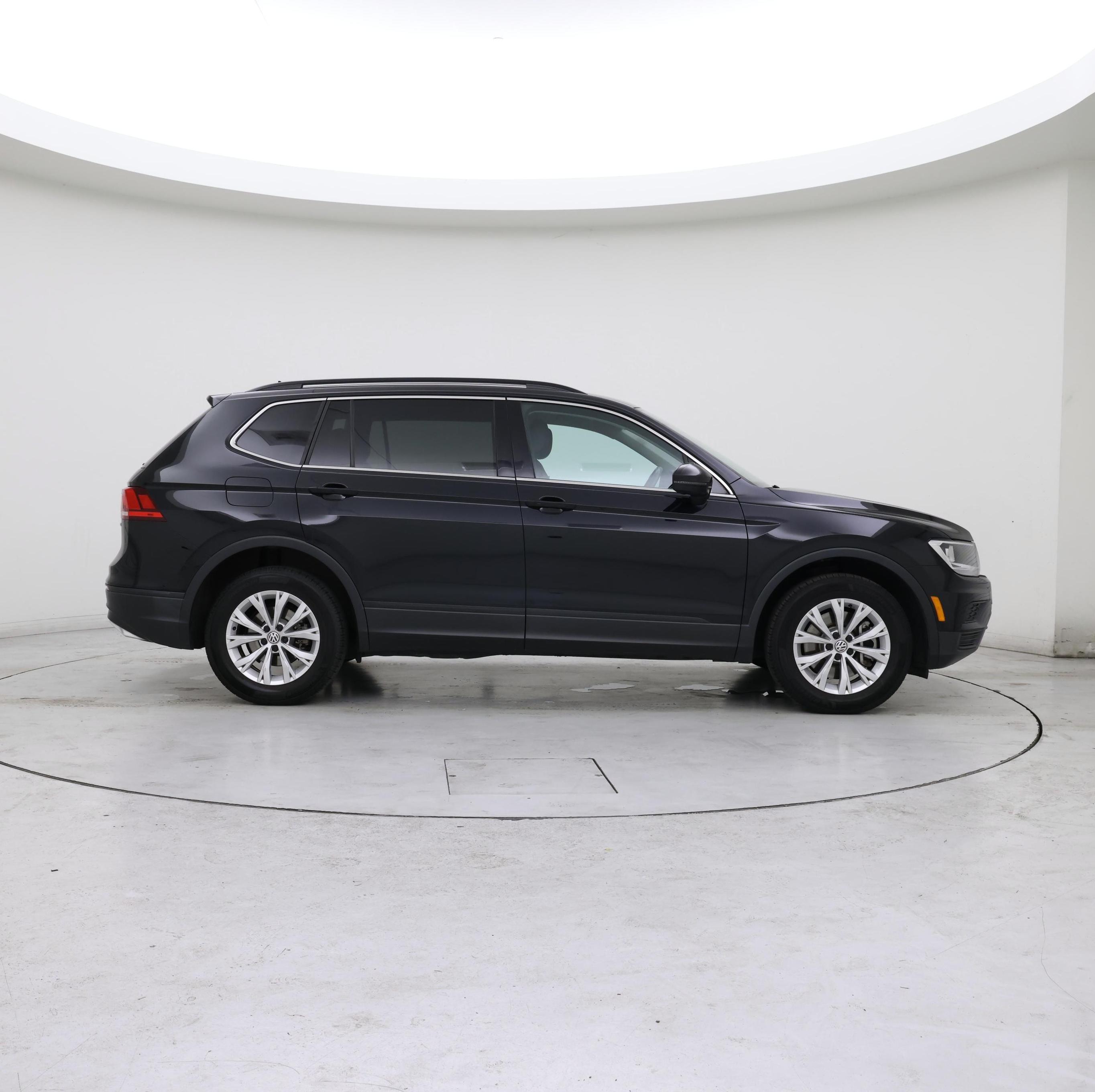 Thumbnail: 2019 Volkswagen Tiguan - 7