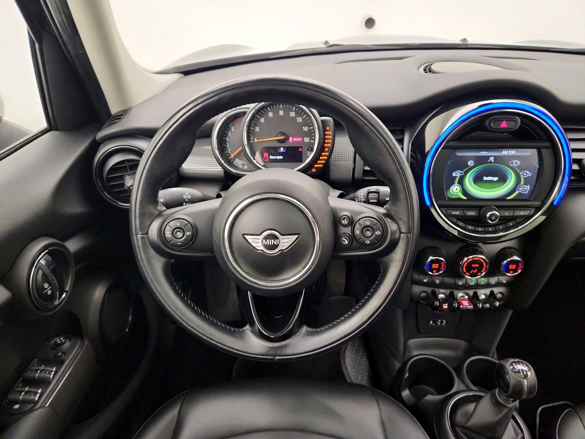 Thumbnail: 2017 MINI Cooper Hardtop - 10