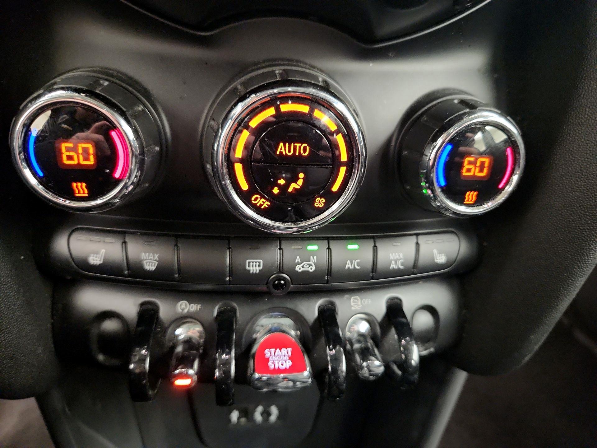 Thumbnail: 2017 MINI Cooper Hardtop - 15