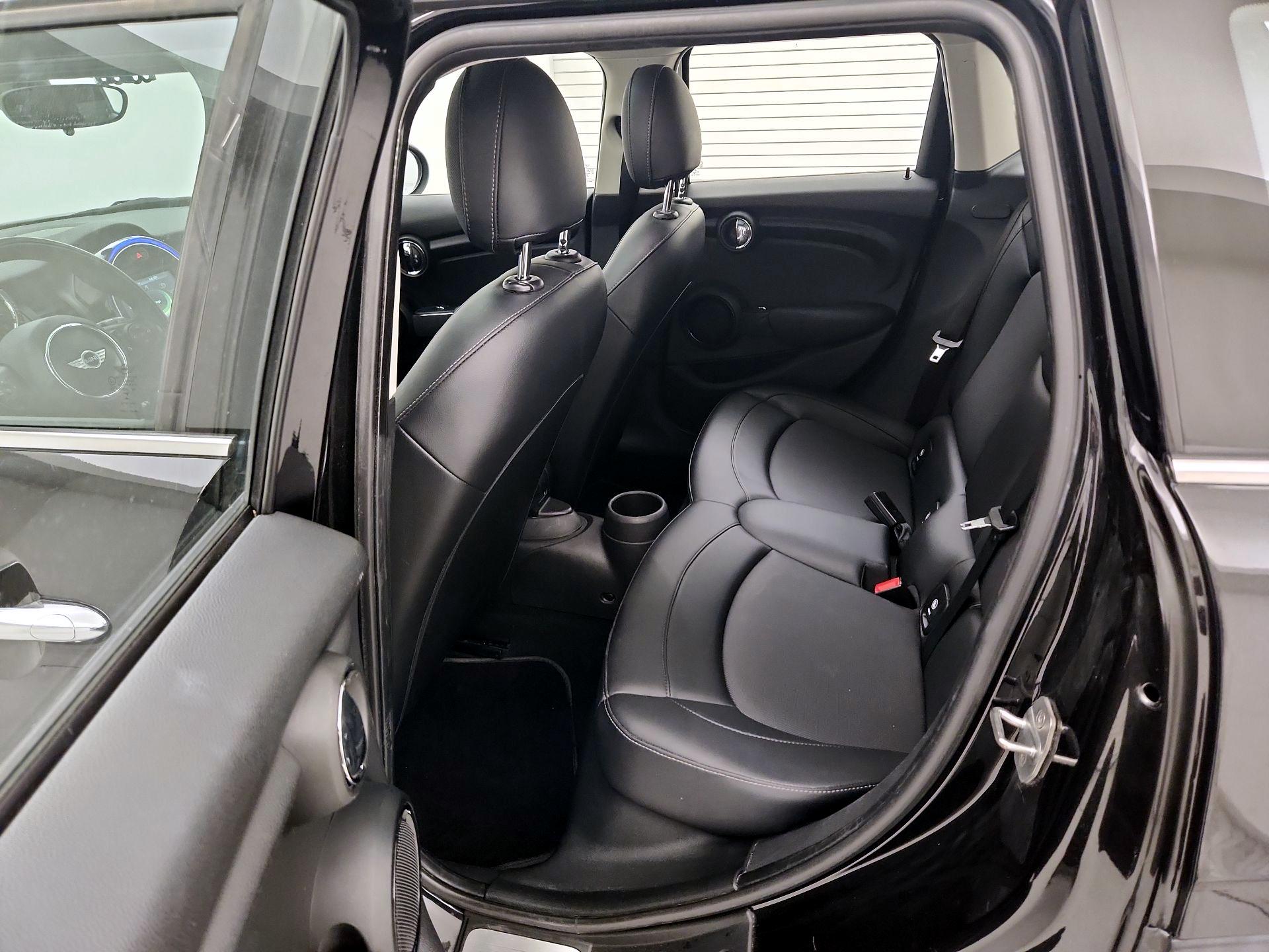 Thumbnail: 2017 MINI Cooper Hardtop - 19