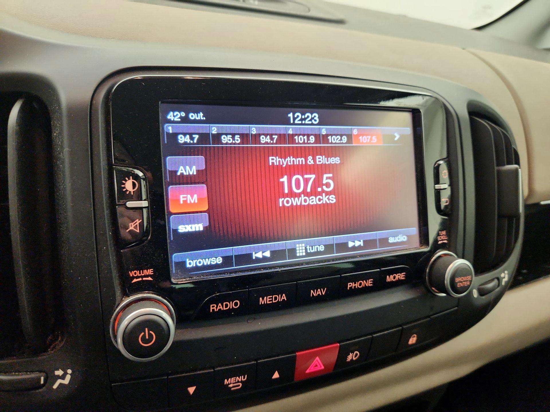 Thumbnail: 2014 Fiat 500L - 15