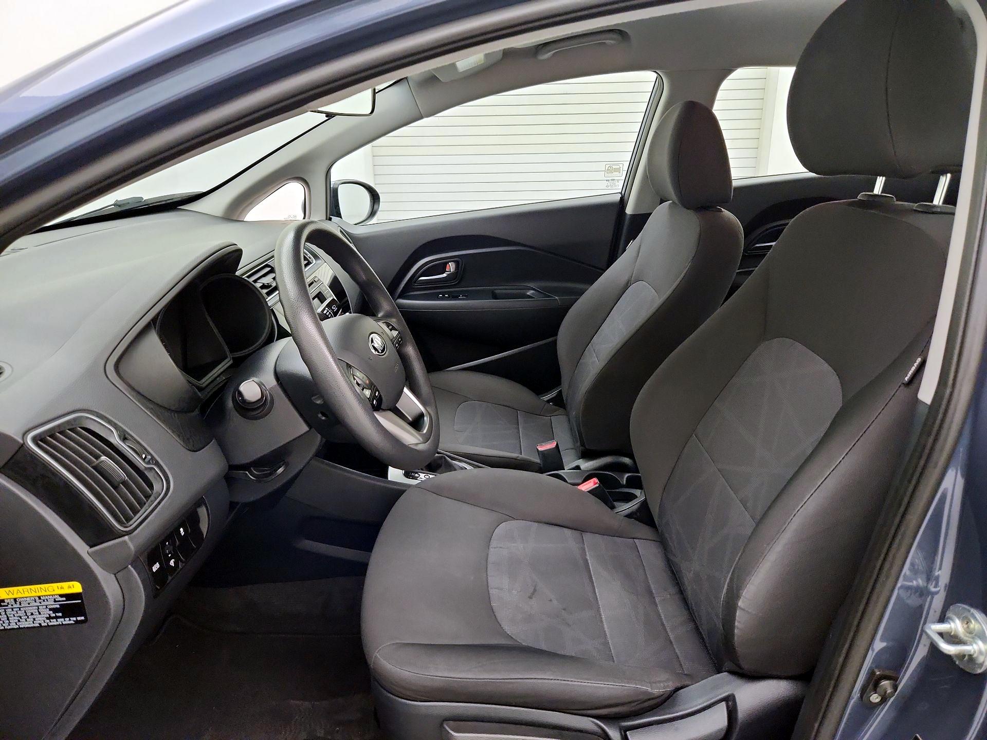 Thumbnail: 2016 Kia Rio - 11