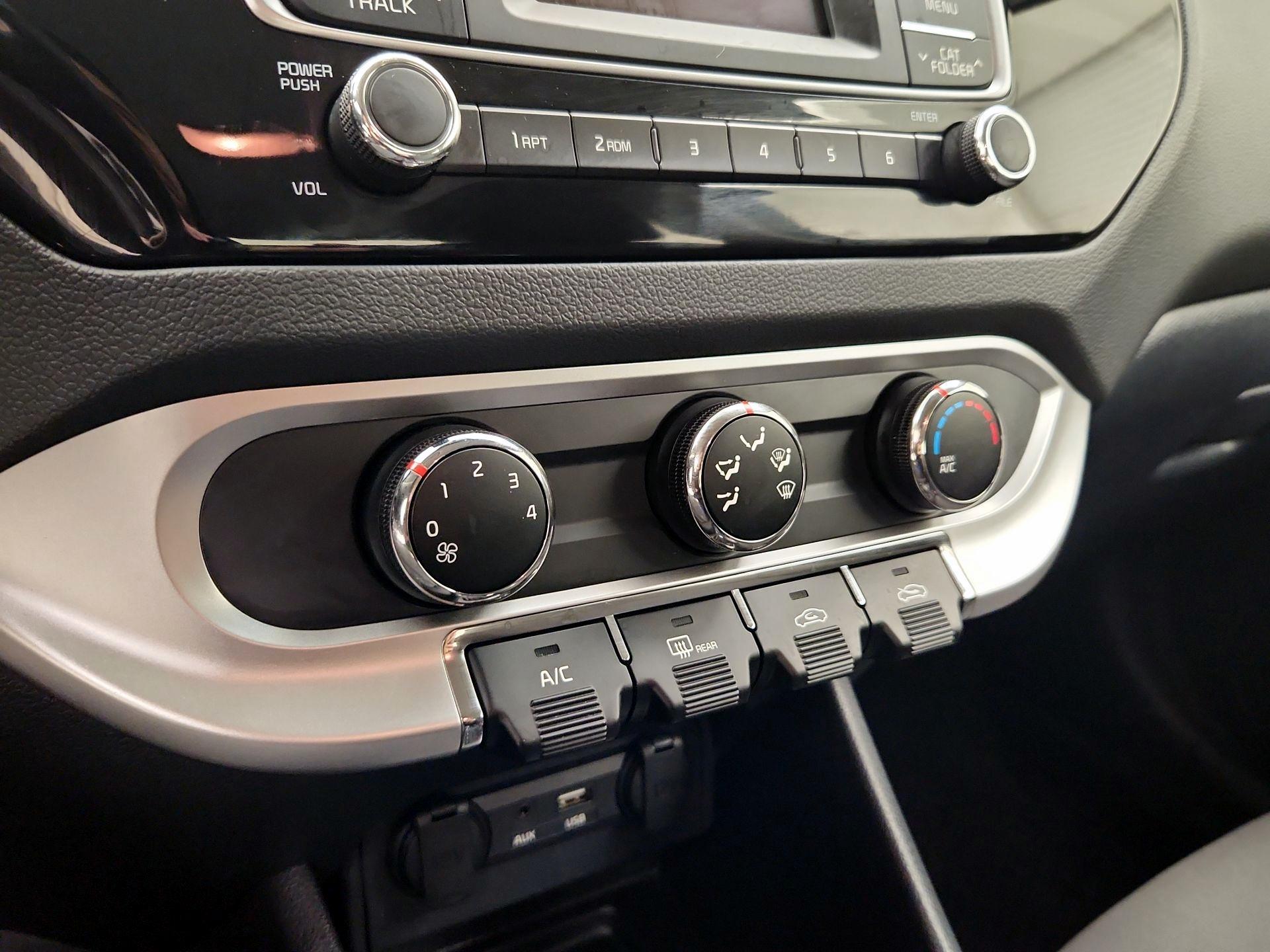 Thumbnail: 2016 Kia Rio - 15