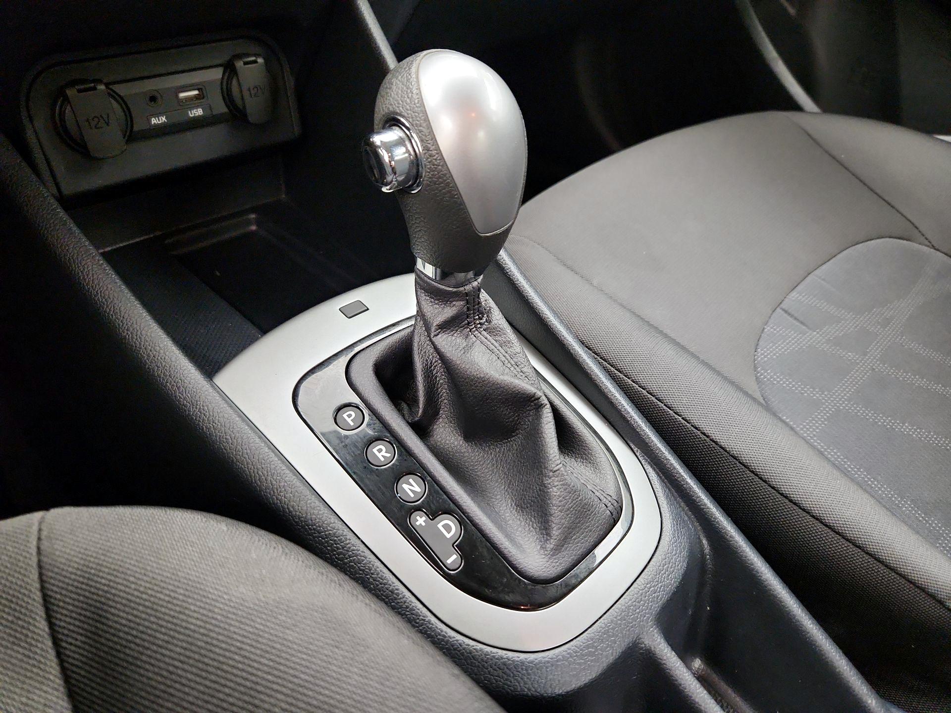Thumbnail: 2016 Kia Rio - 16