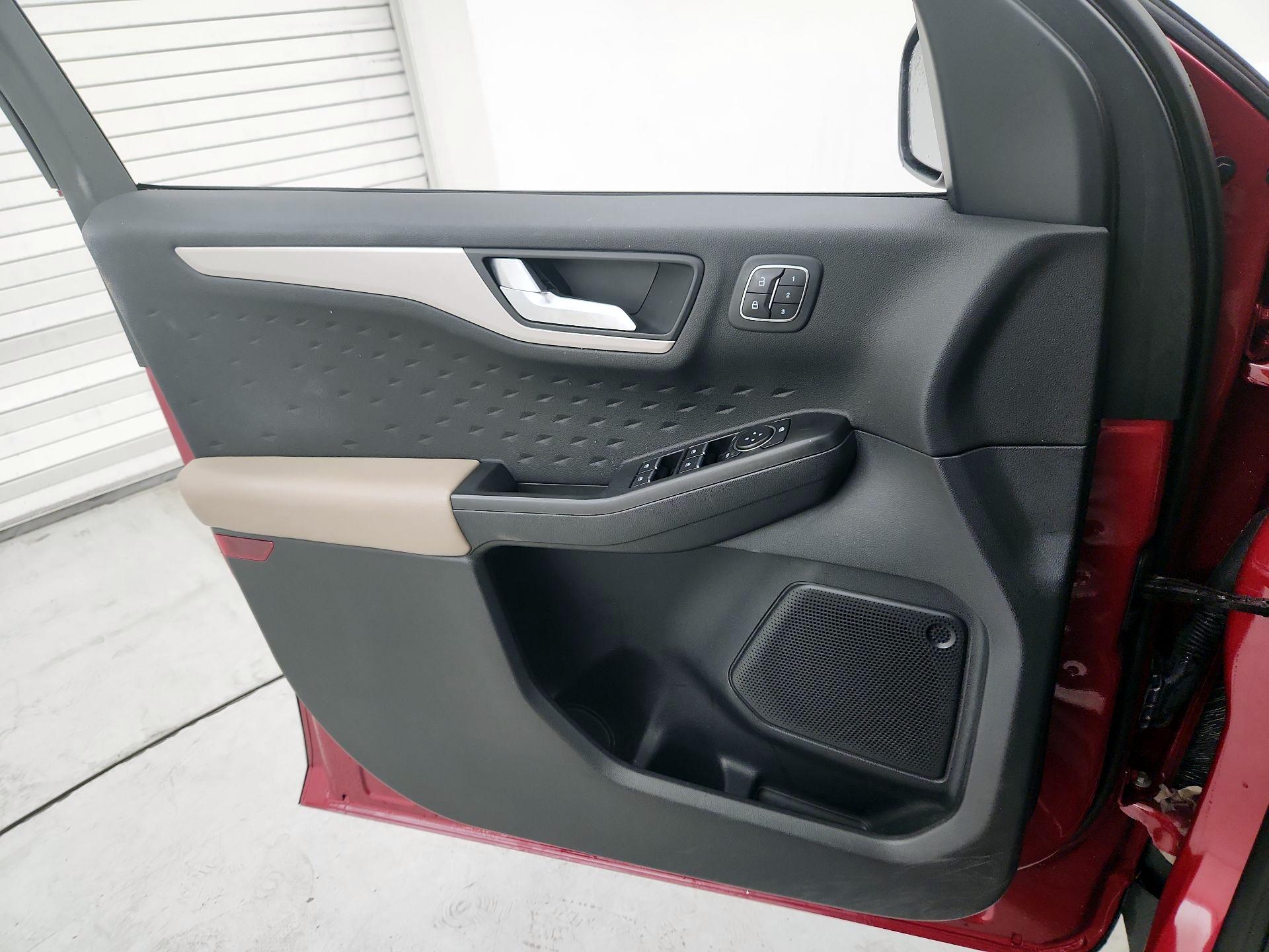 Thumbnail: 2020 Ford Escape - 12