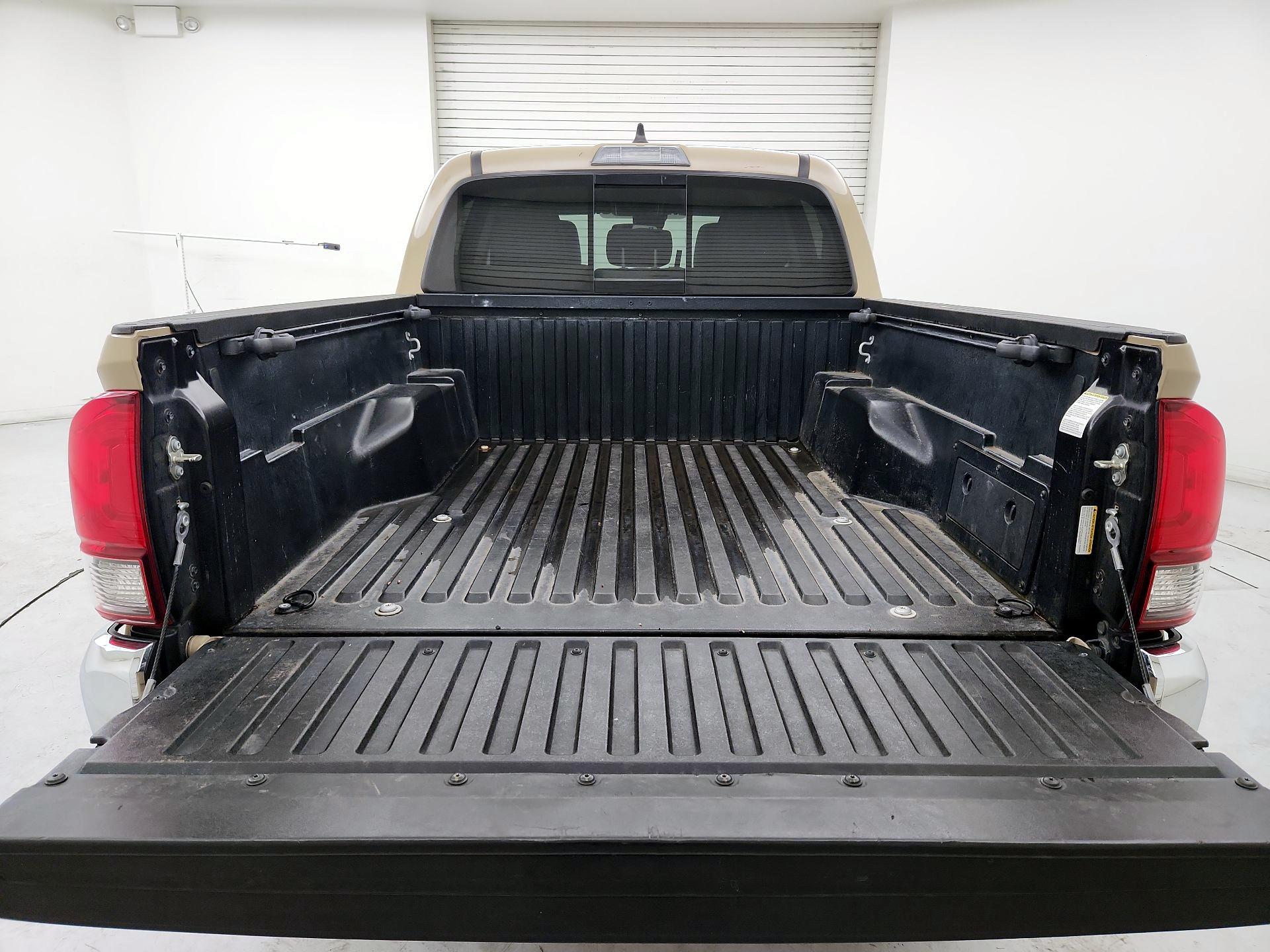 Thumbnail: 2020 Toyota Tacoma - 20