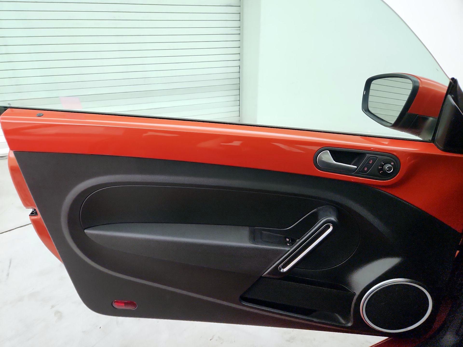 Thumbnail: 2016 Volkswagen Beetle - 12