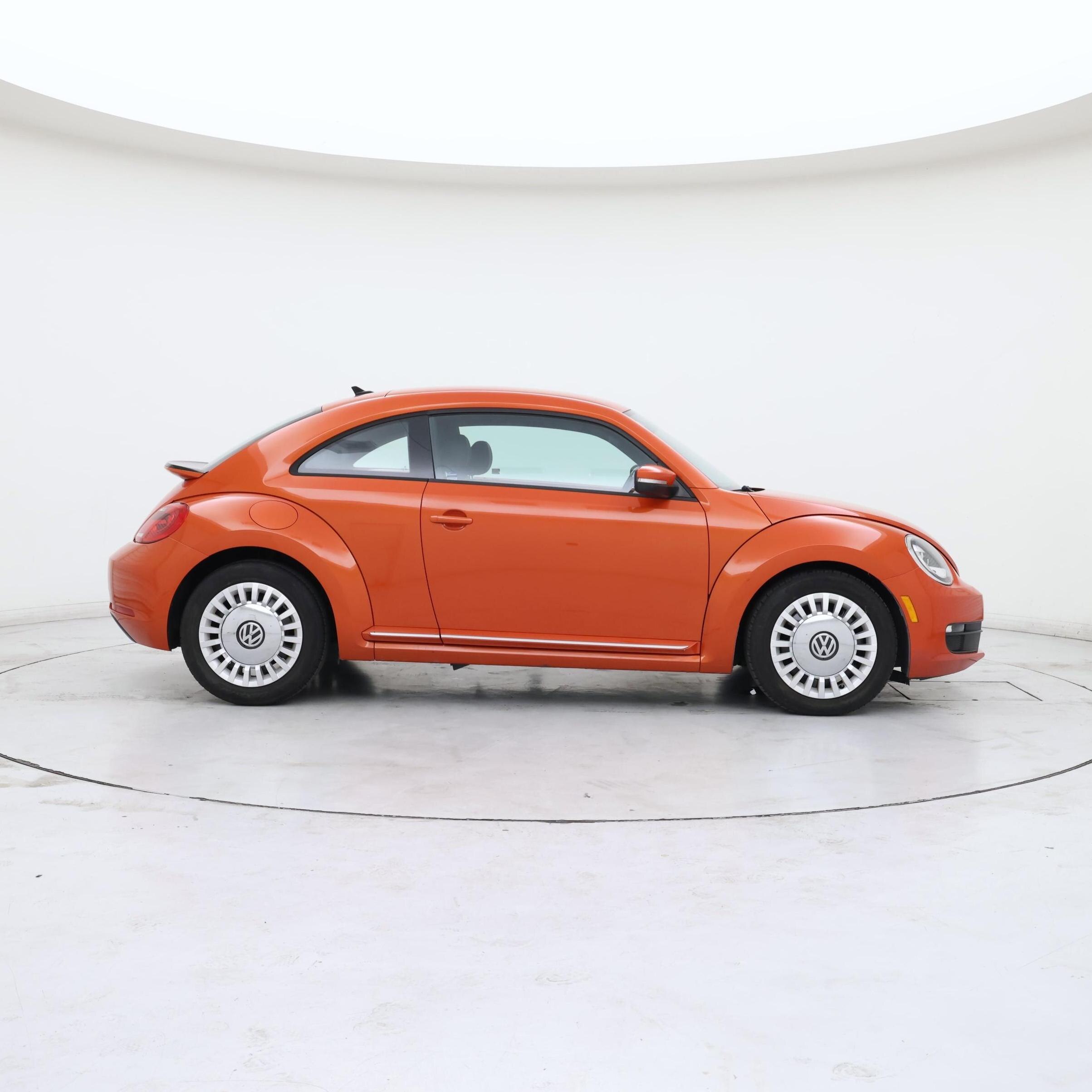 Thumbnail: 2016 Volkswagen Beetle - 7