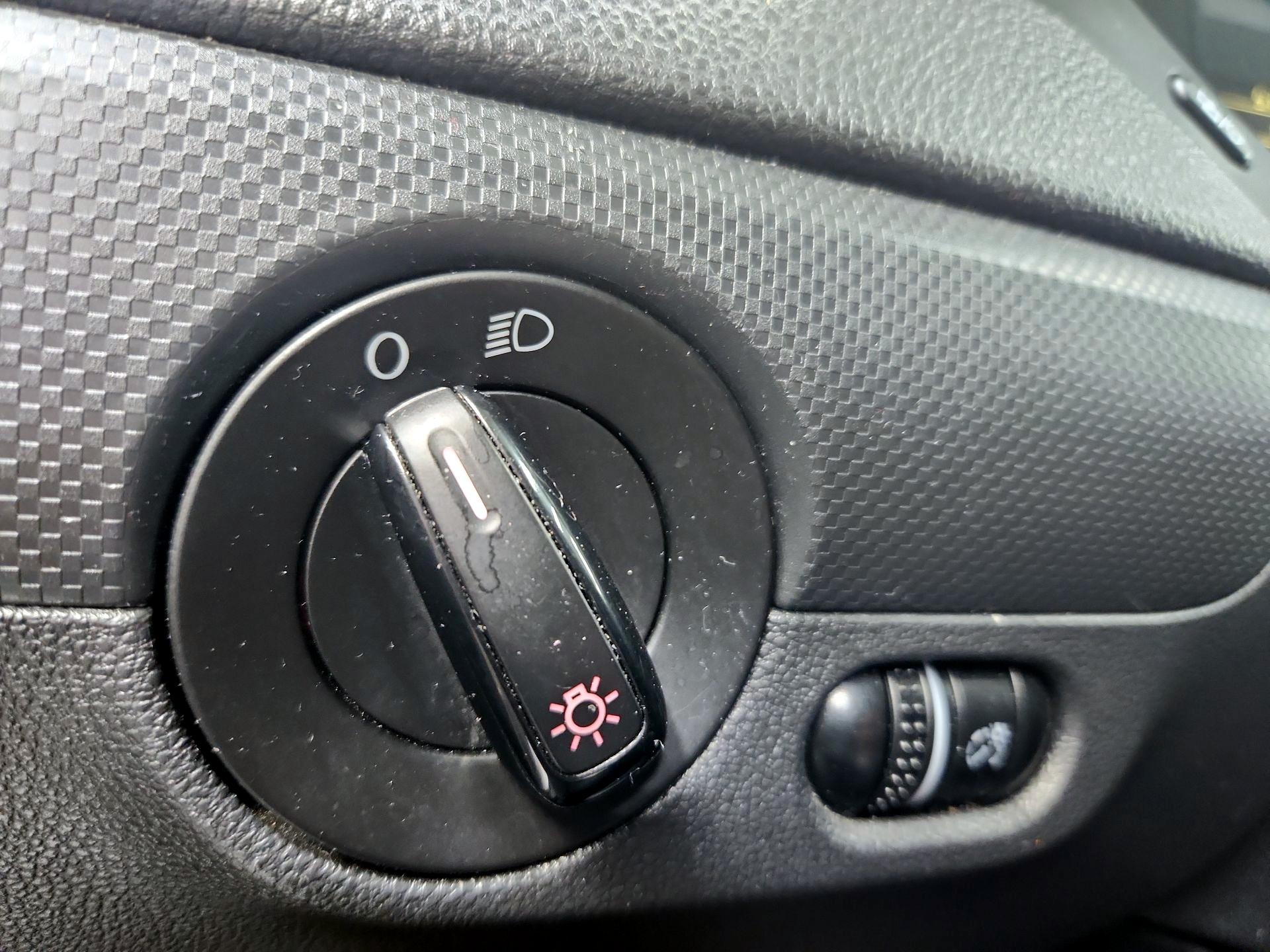 Thumbnail: 2014 Volkswagen Jetta - 13