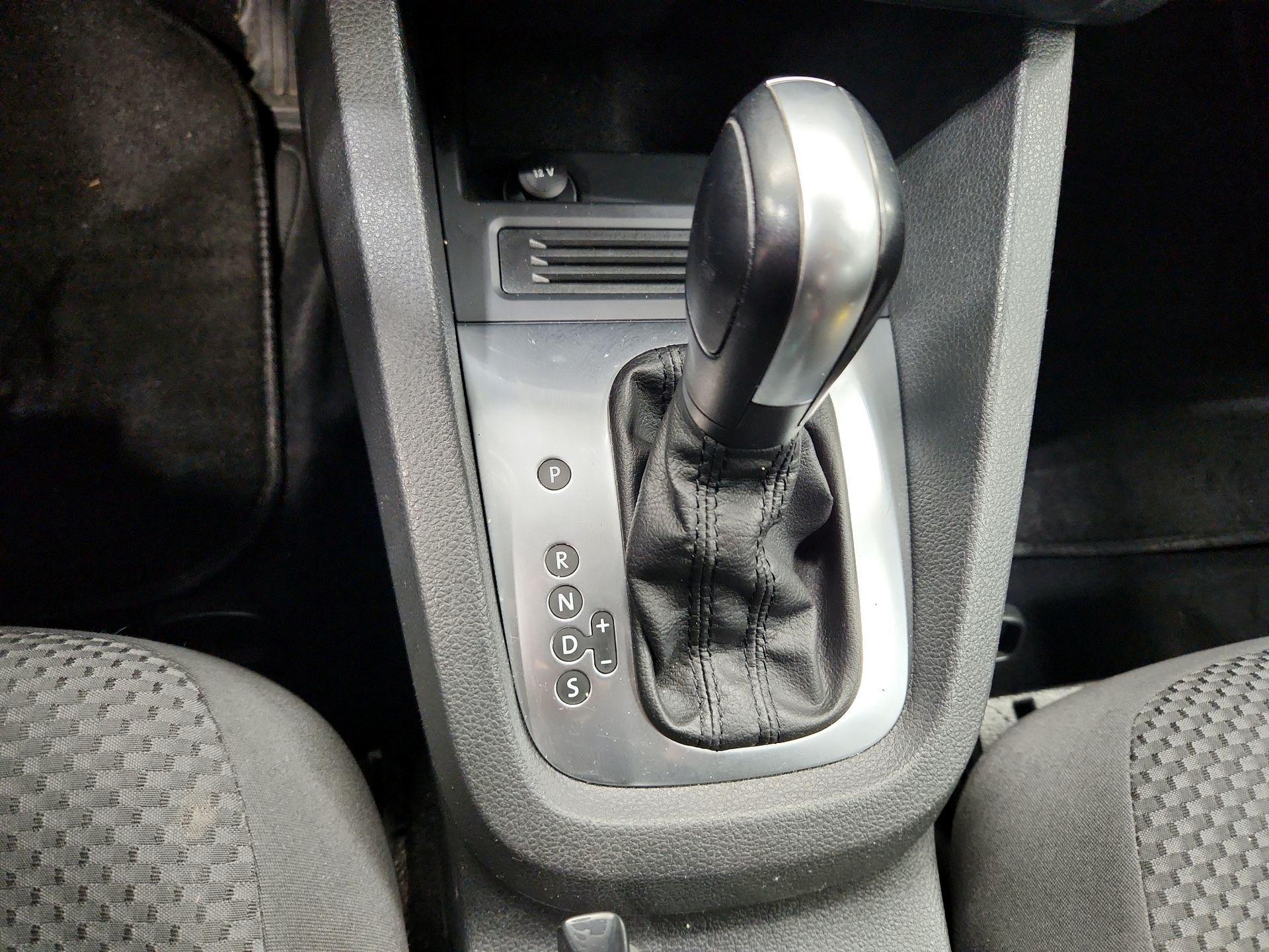Thumbnail: 2014 Volkswagen Jetta - 16