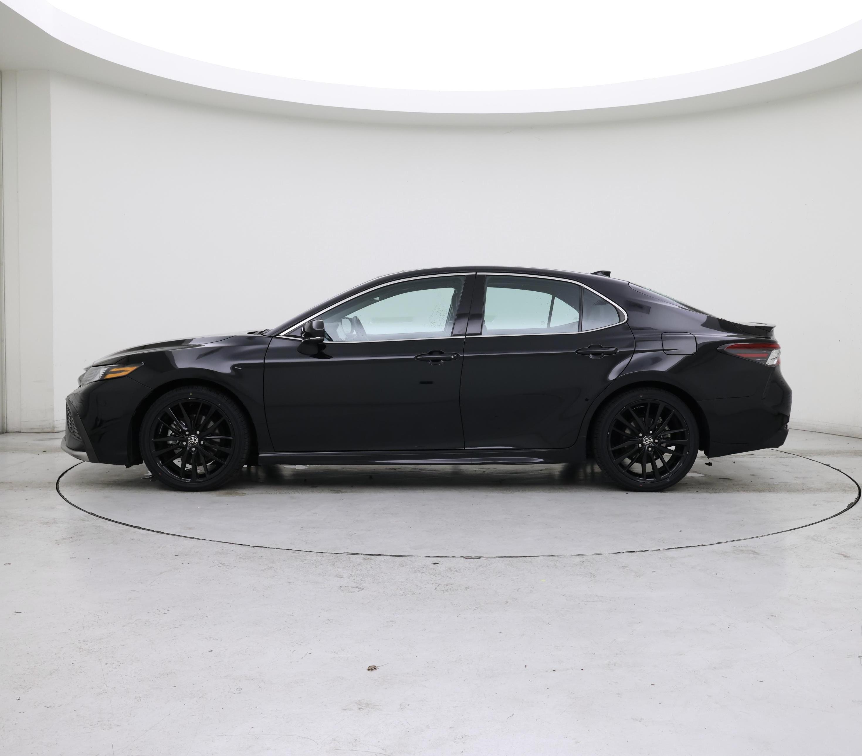 Thumbnail: 2022 Toyota Camry - 3