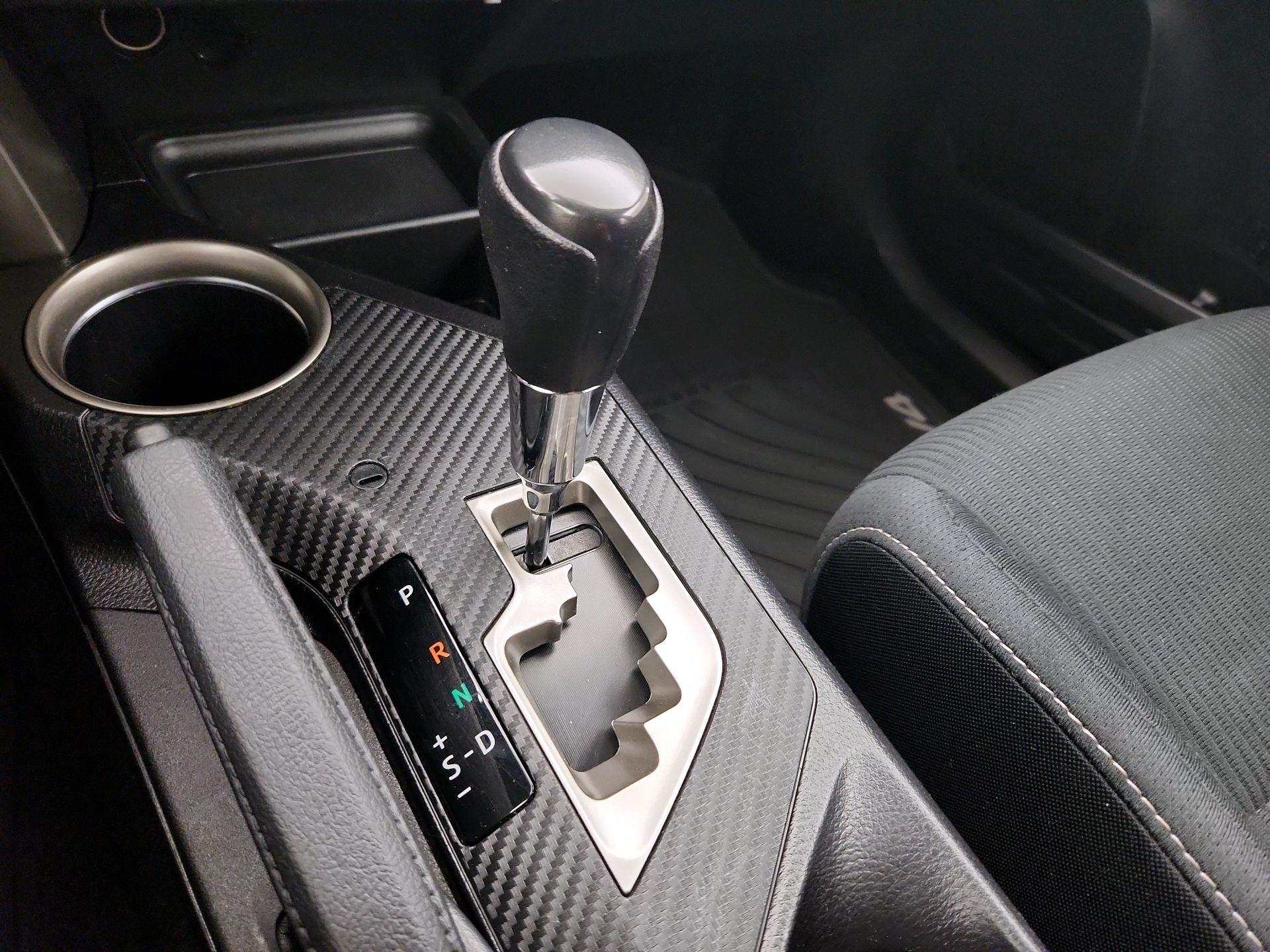 Thumbnail: 2015 Toyota RAV4 - 17