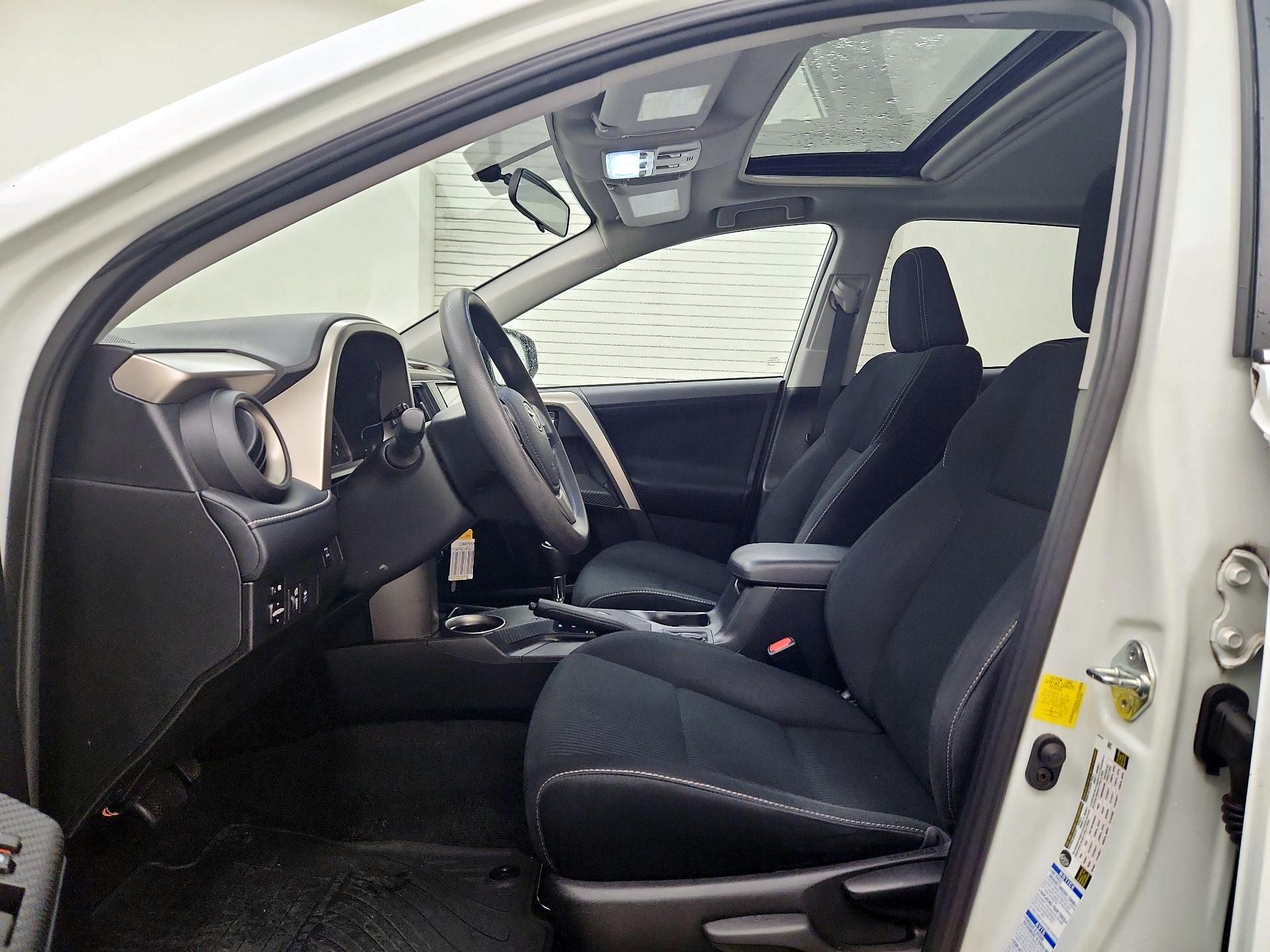 Thumbnail: 2015 Toyota RAV4 - 19