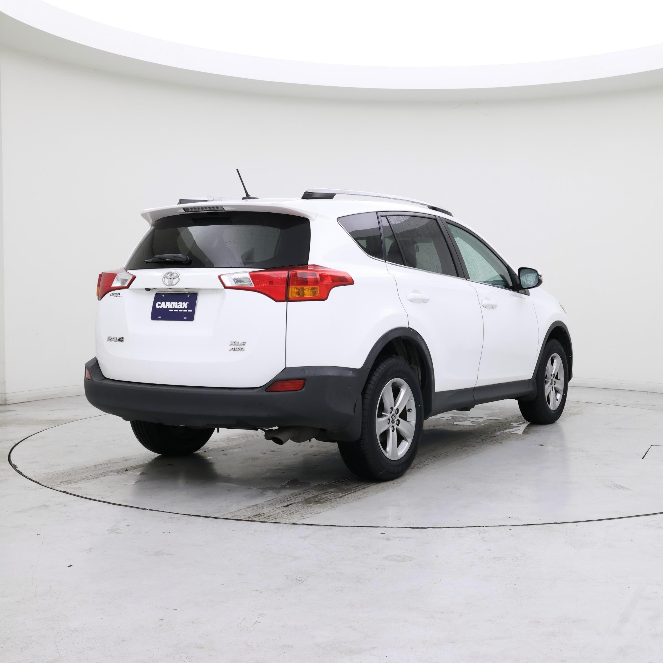 Thumbnail: 2015 Toyota RAV4 - 8